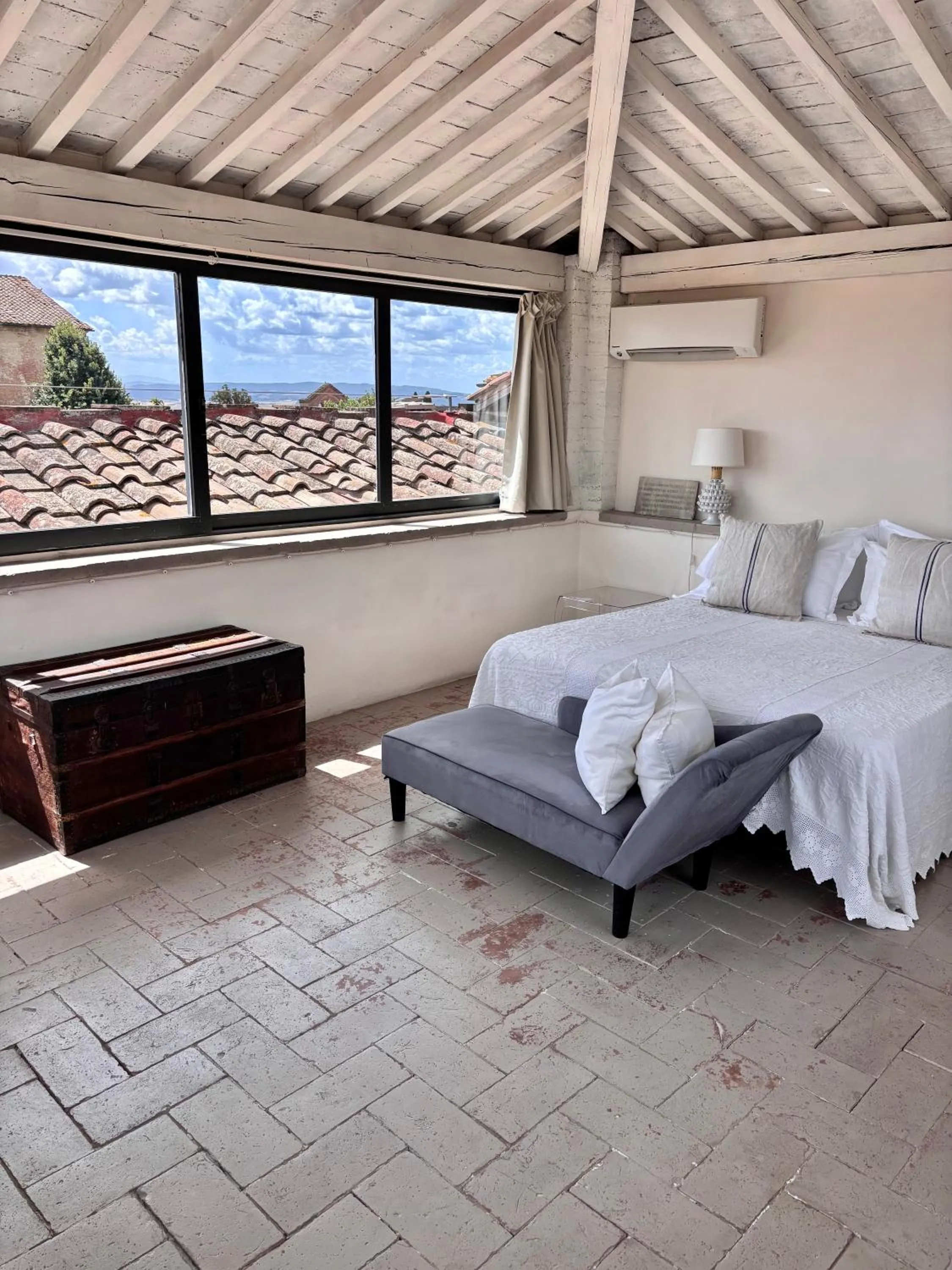 Bed in 1550 Residenza d’Epoca