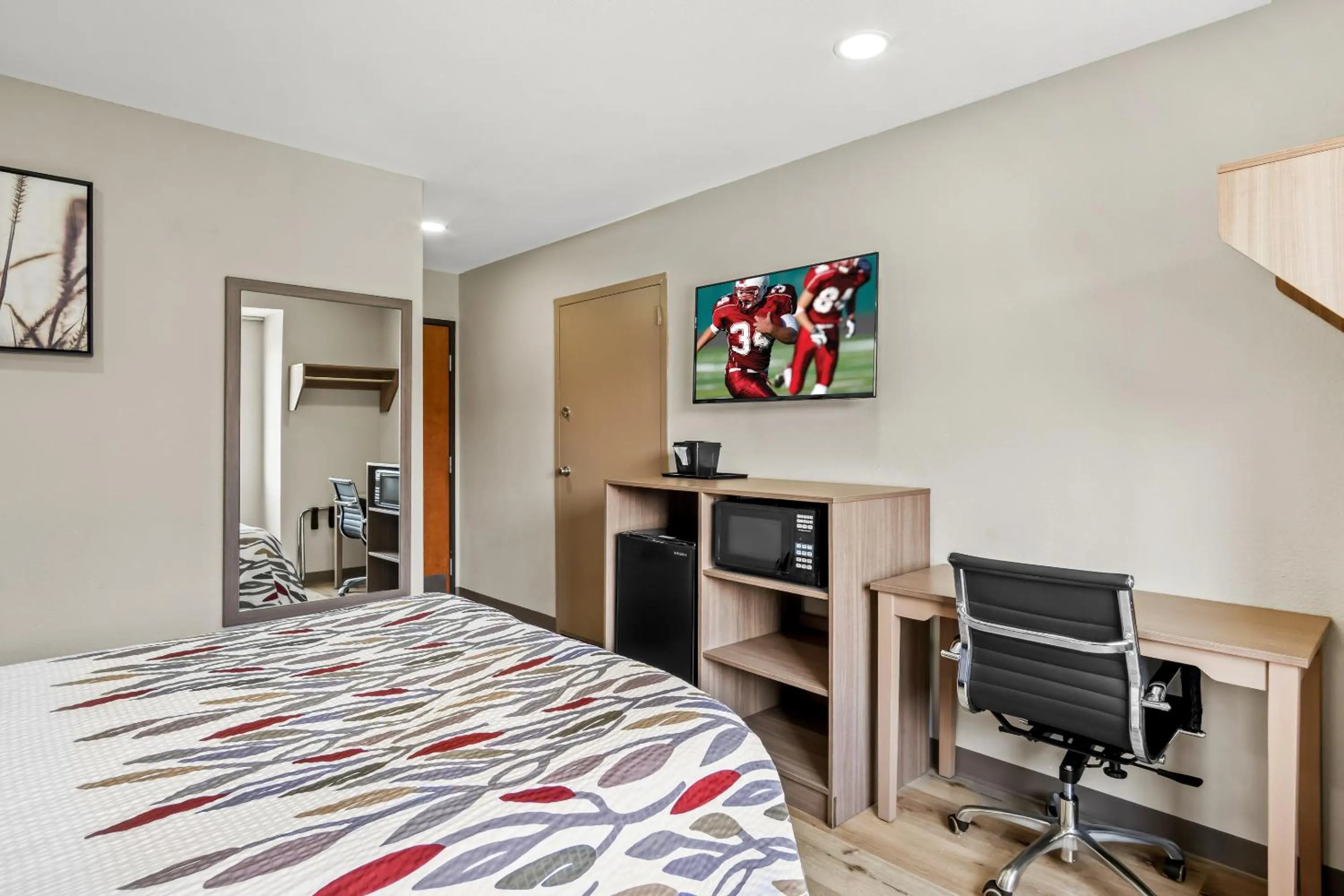 Photo of the whole room in Red Roof Inn & Suites Euless - DFW Airport Southwest