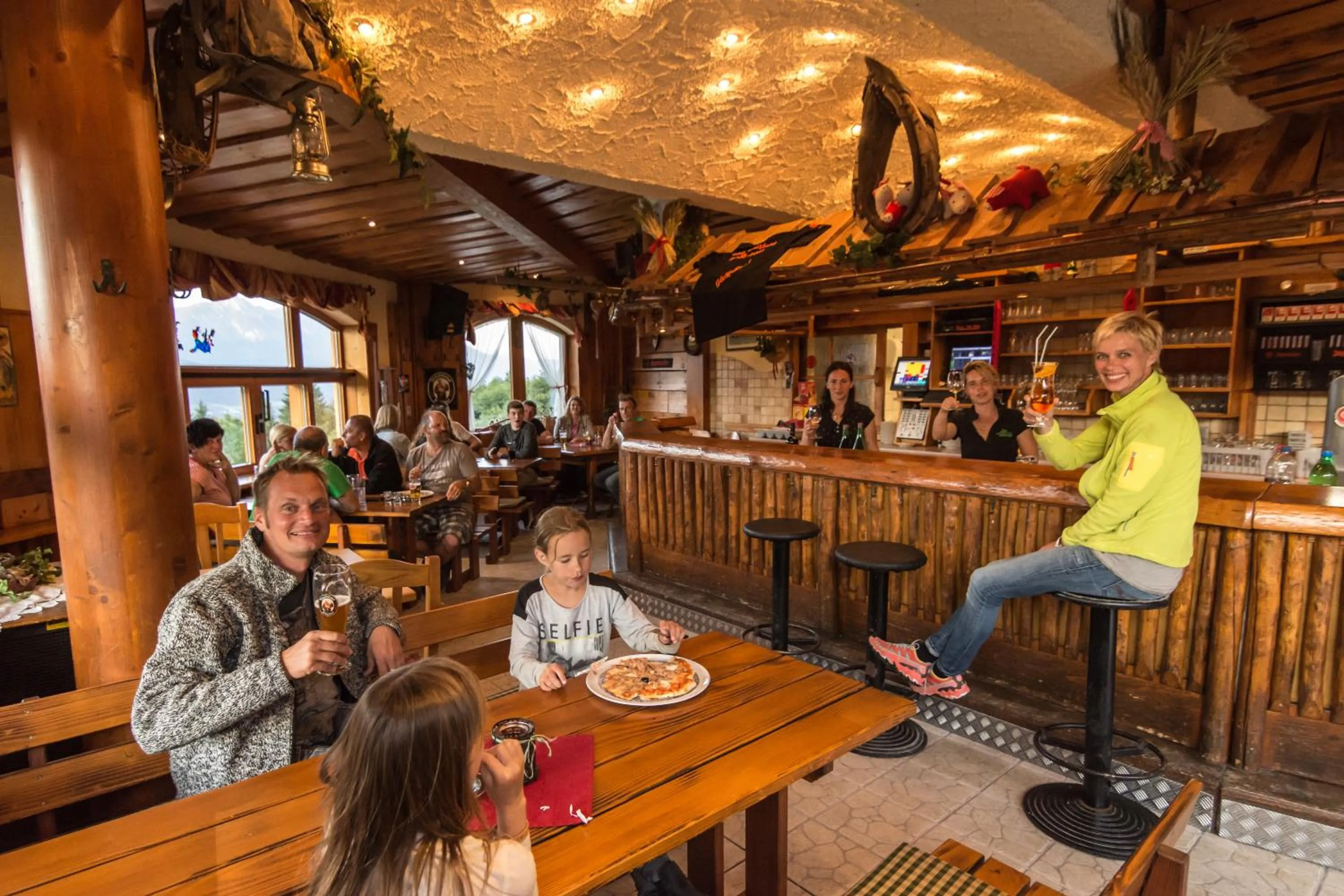 Restaurant/places to eat in Aparthotel Ederhof