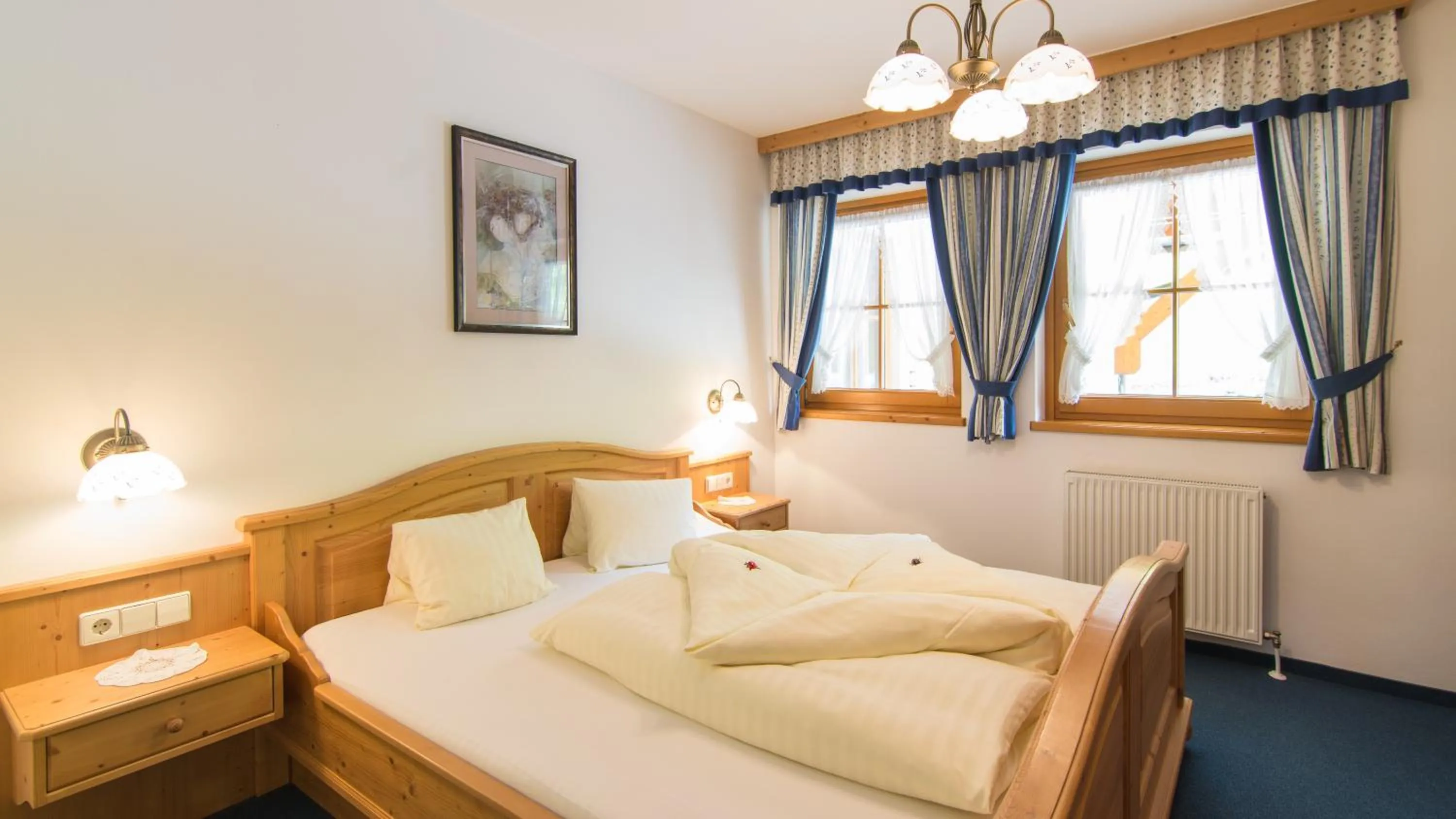 Photo of the whole room, Bed in Aparthotel Ederhof