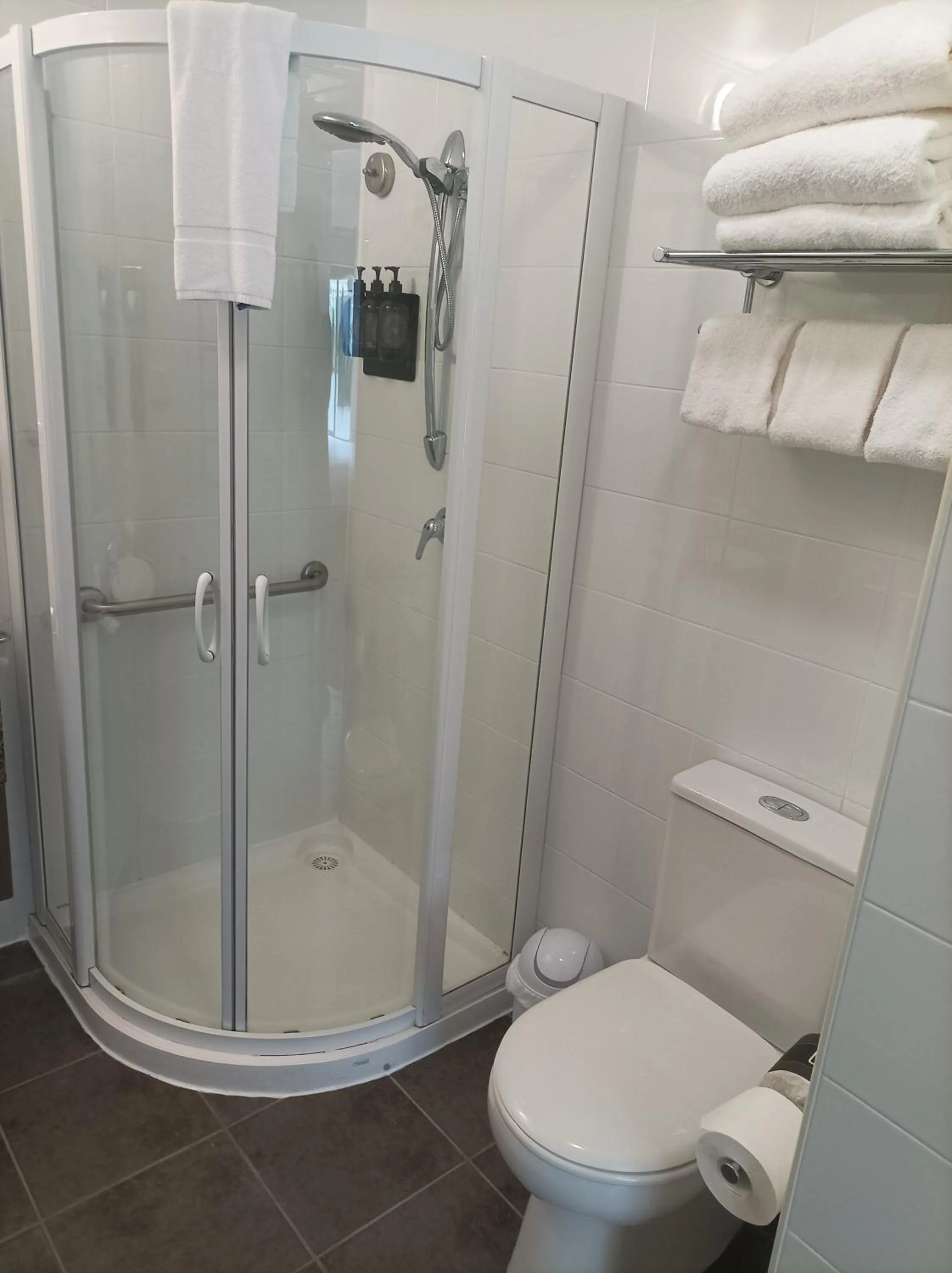 Shower in Alto Hotel On Bourke