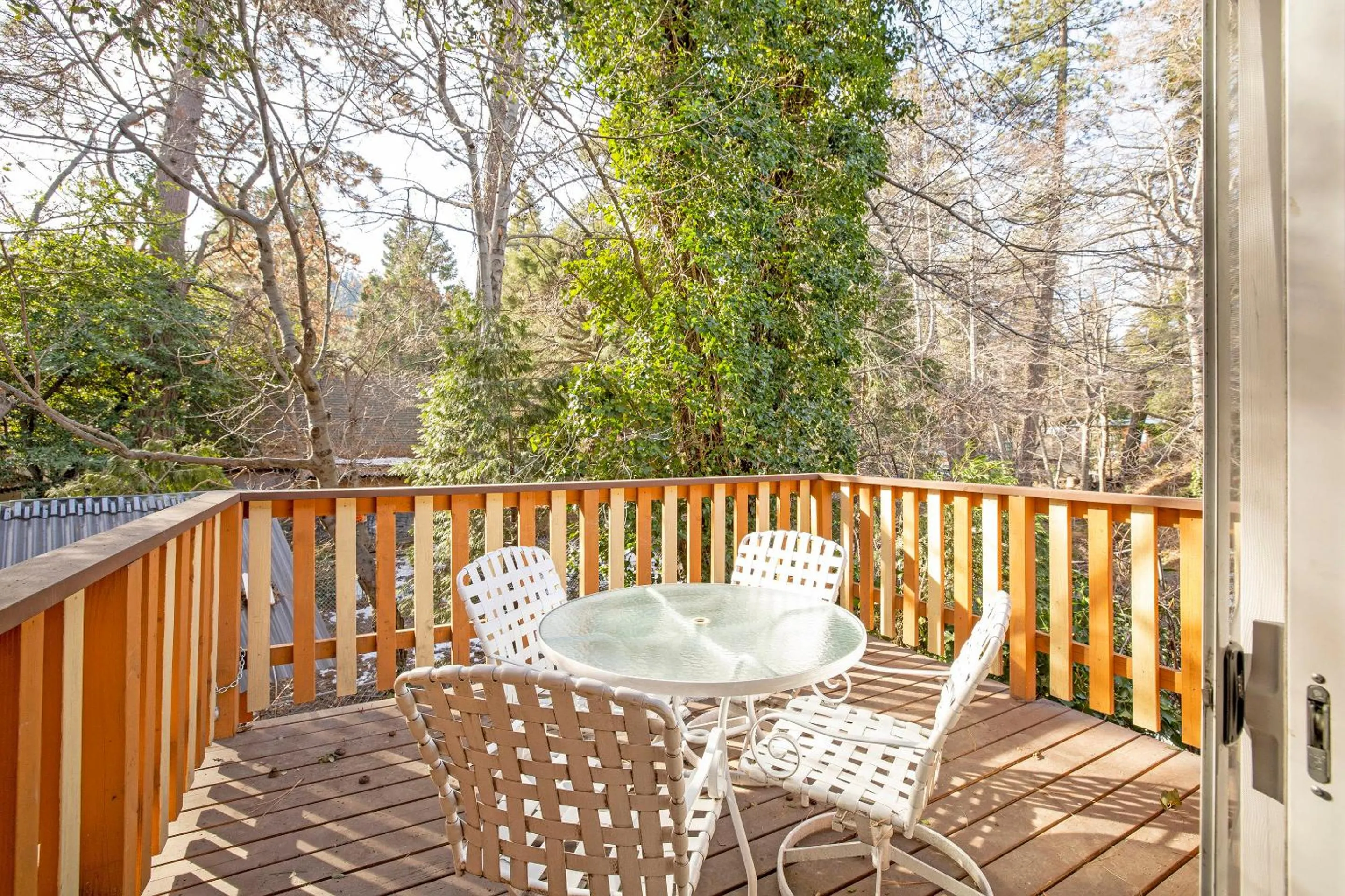Patio, Balcony/Terrace in Sleepy Hollow Cabins & Hotel