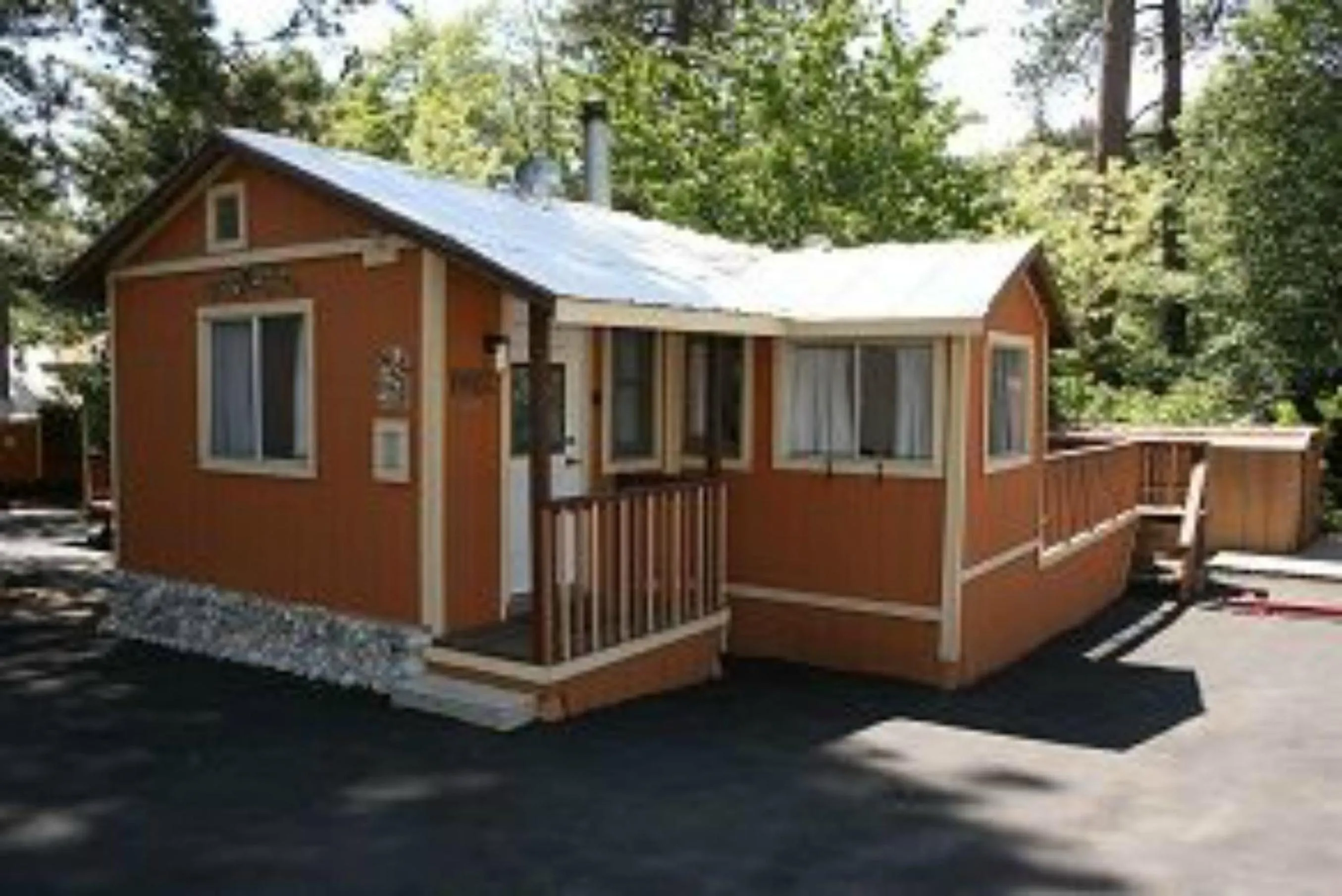 Property Building in Sleepy Hollow Cabins & Hotel