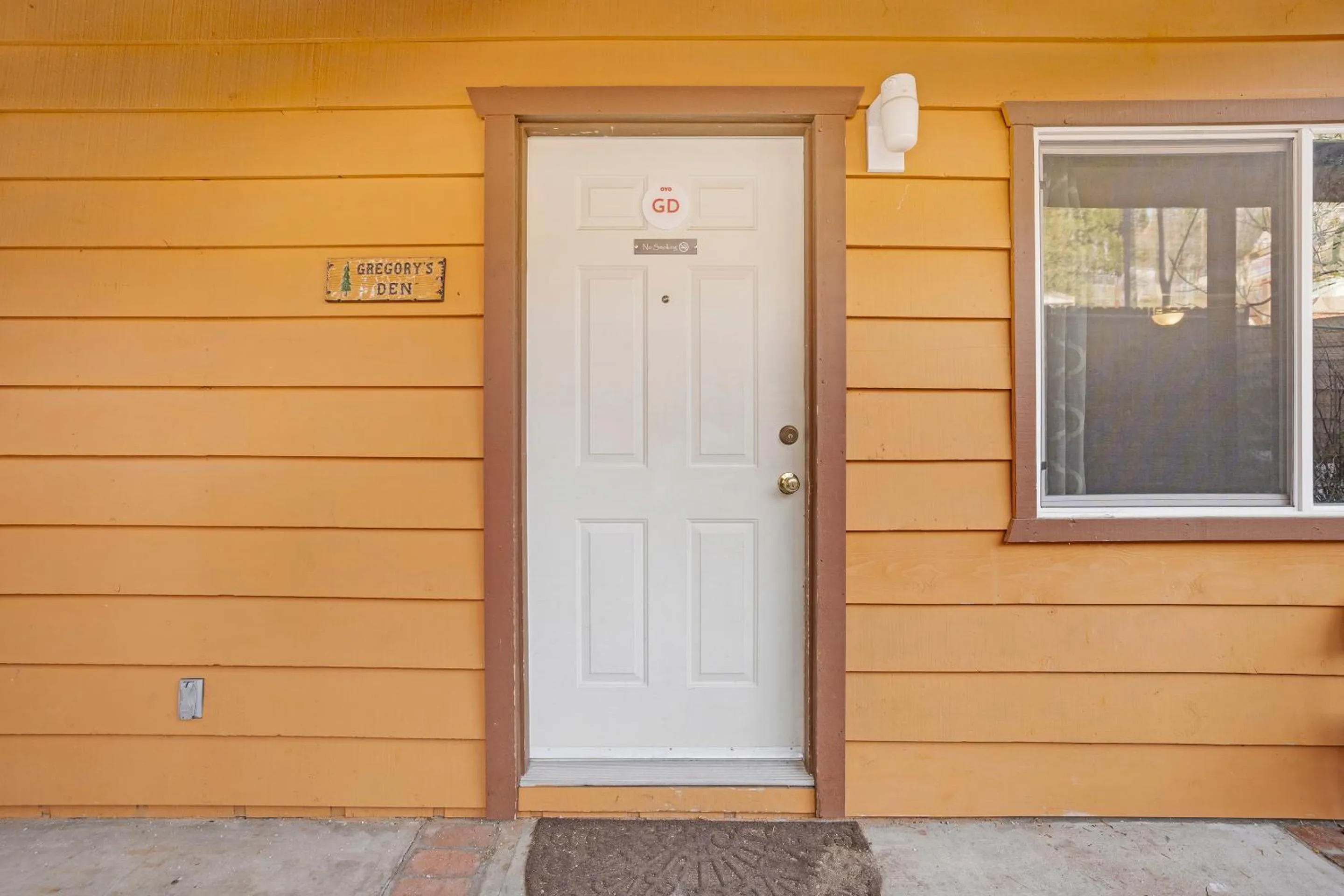 Patio in Sleepy Hollow Cabins & Hotel