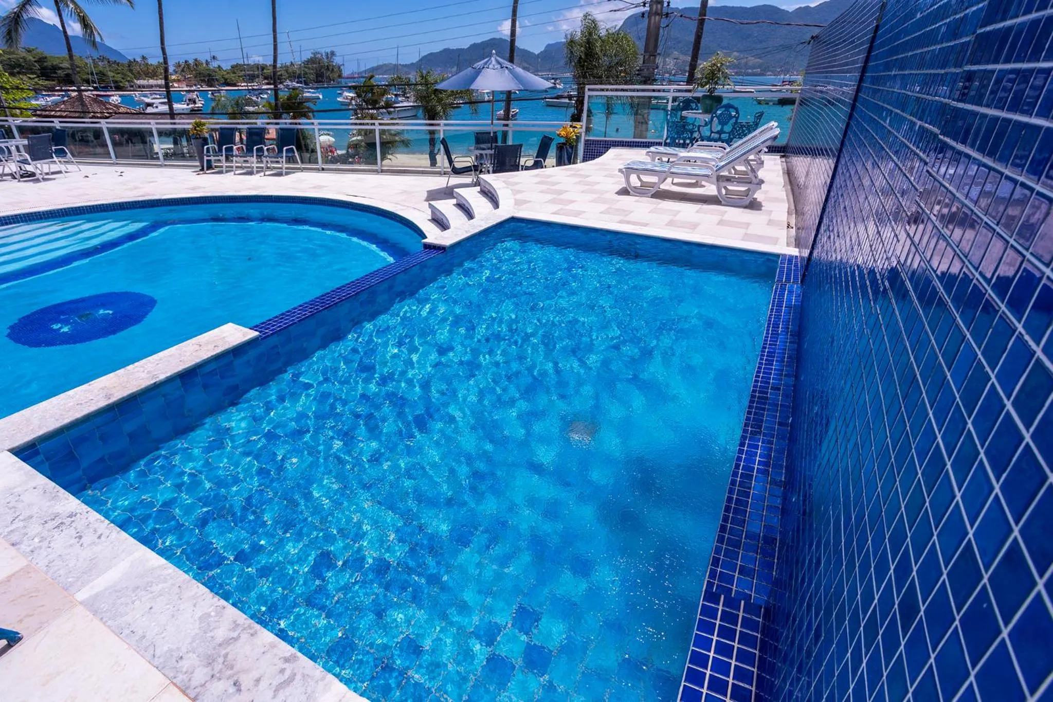 Swimming pool in Hotel Ilhabela