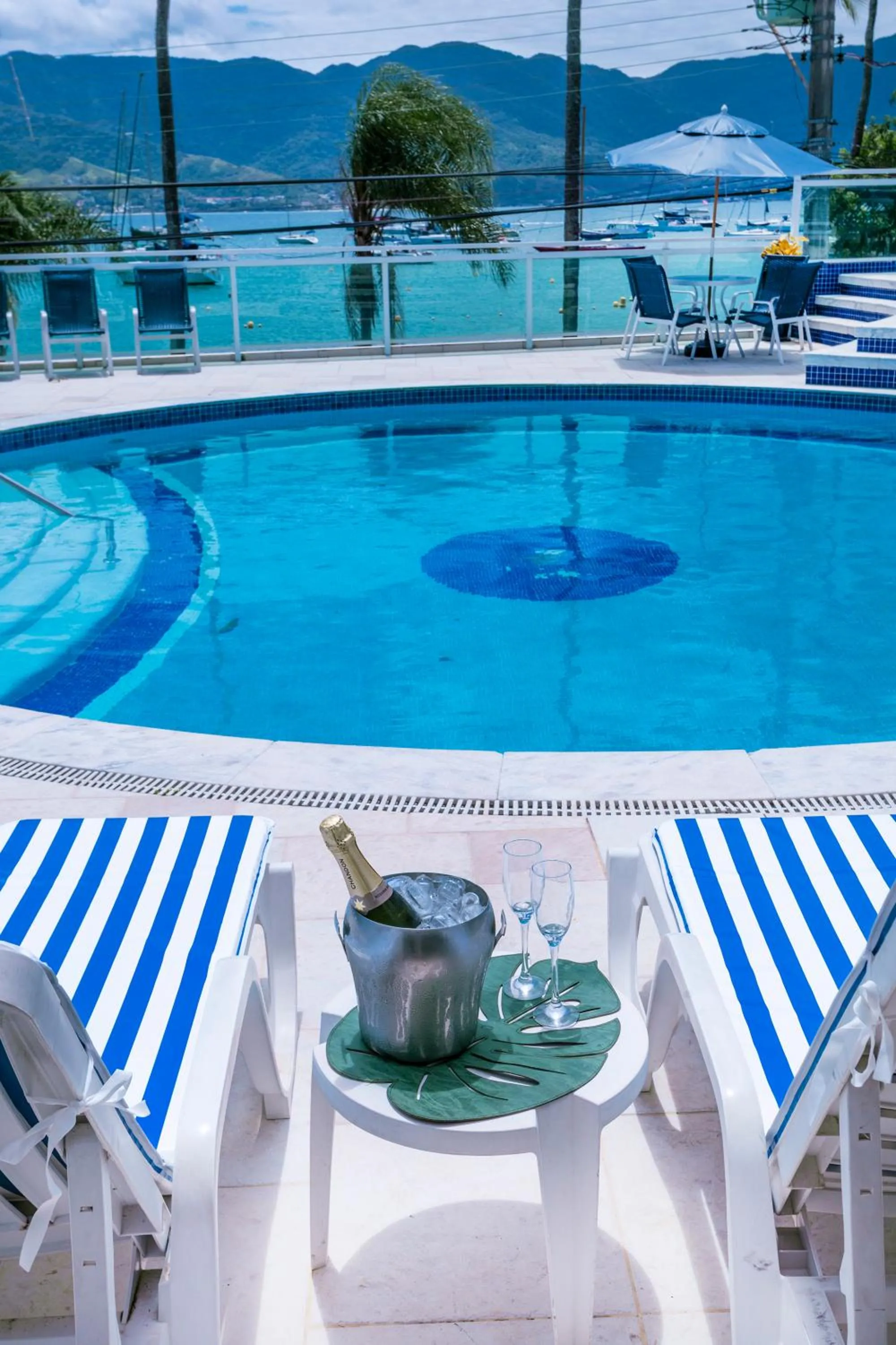 Swimming pool in Hotel Ilhabela