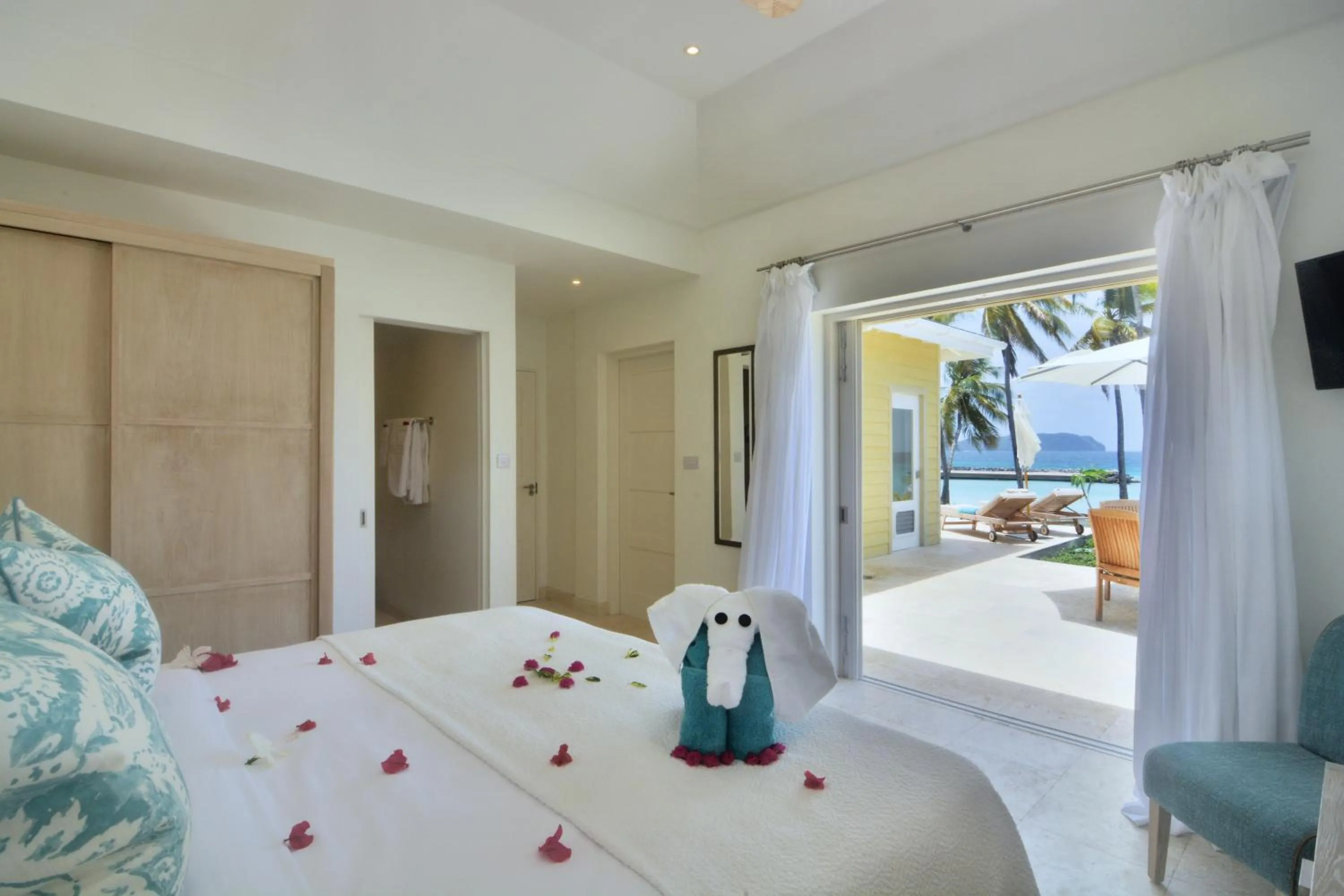 Balcony/Terrace, Bed in The Liming Bequia