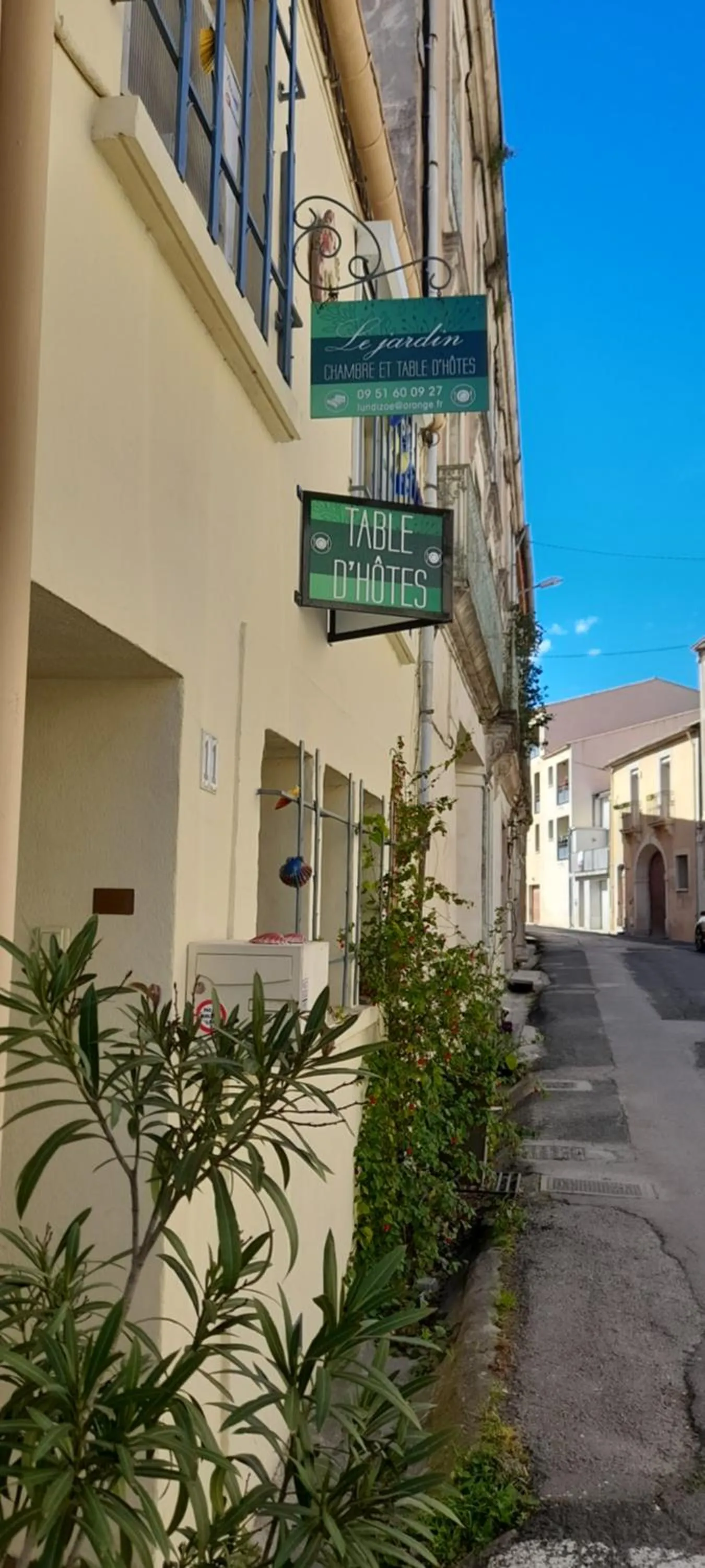 Street view in Le jardin bernard PERRIER
