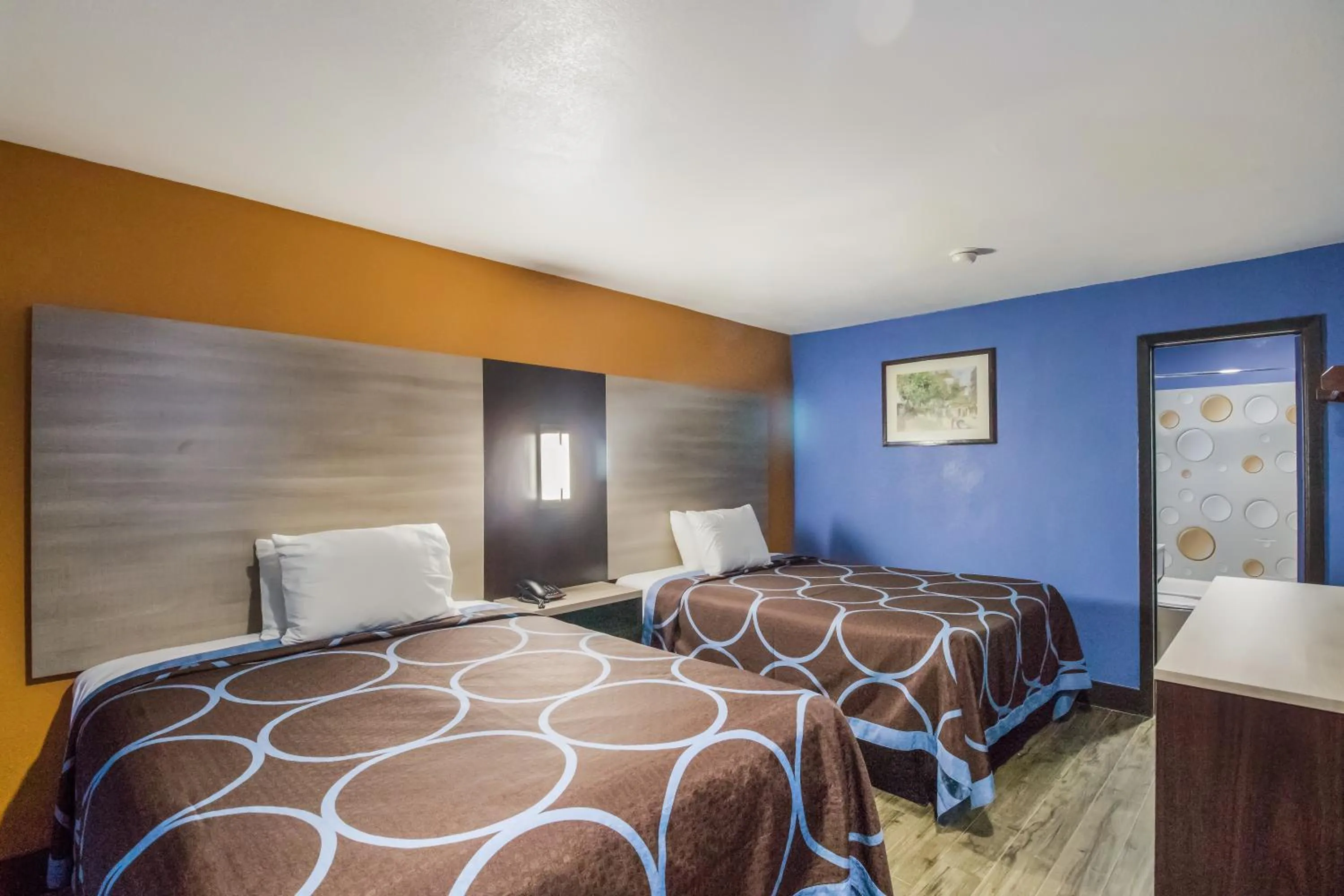 Bedroom, Bed in Scottish Inns