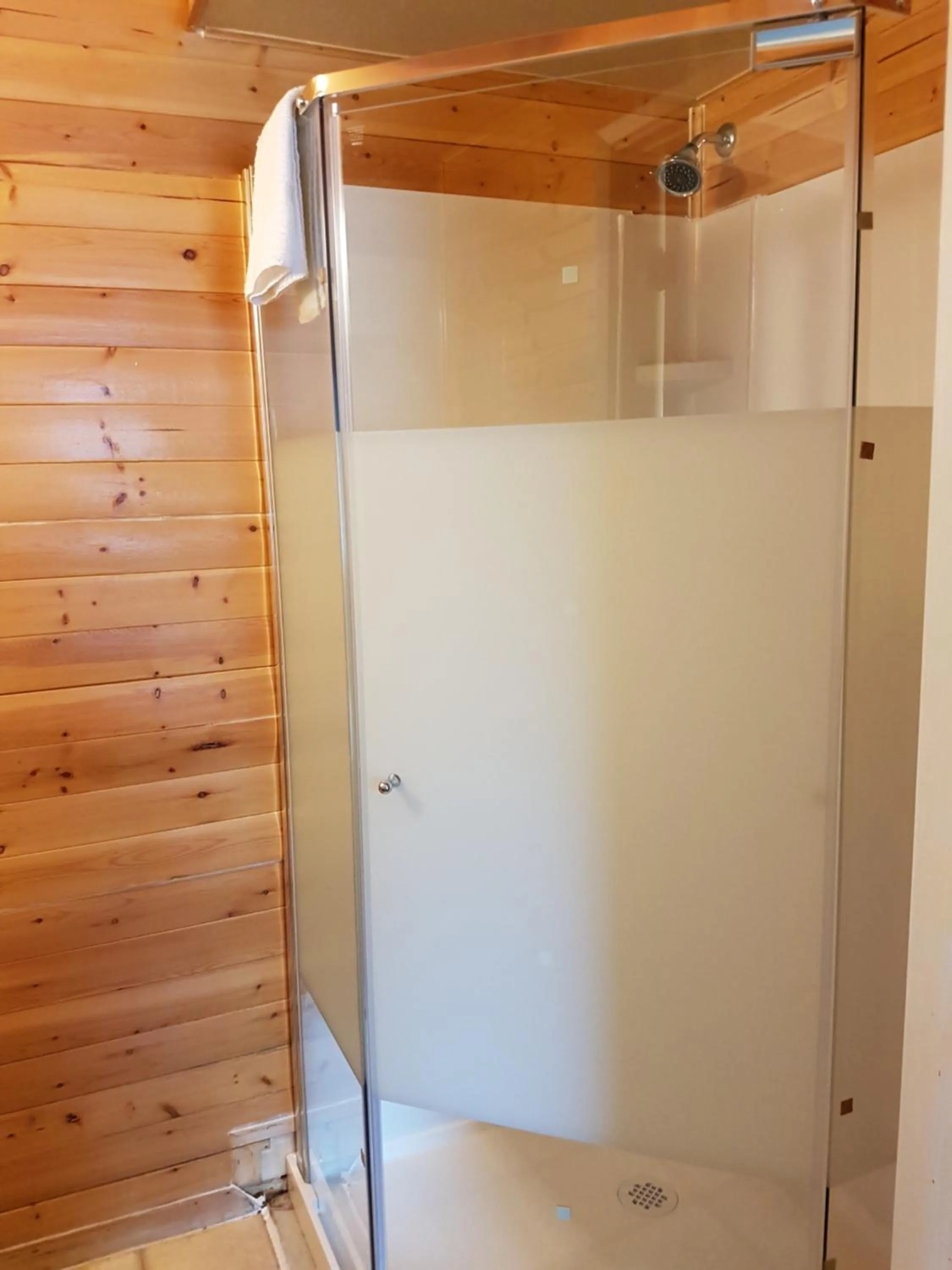 Bathroom in Holiday Motel & RV Resort