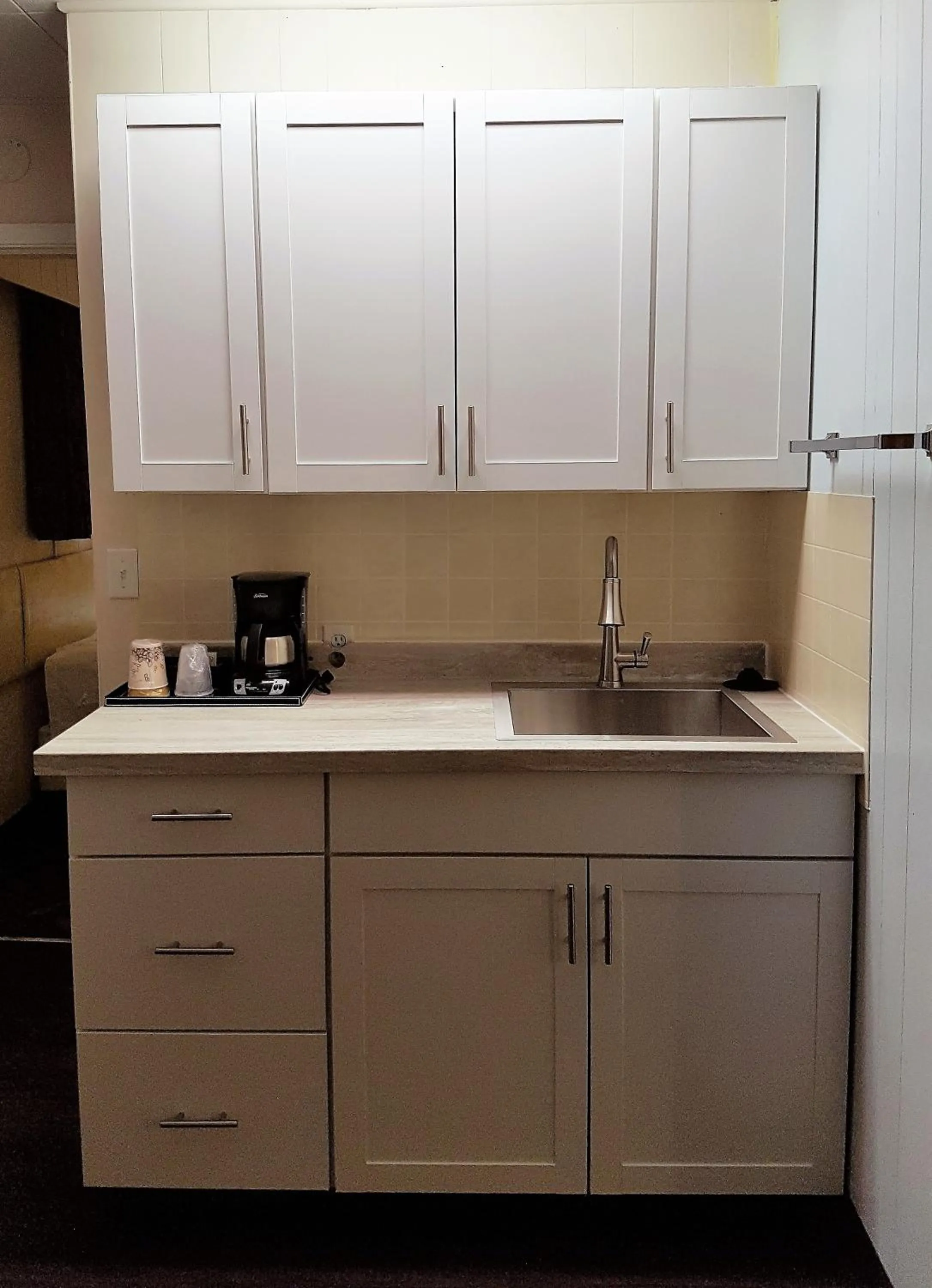 Kitchen or kitchenette in Holiday Motel & RV Resort
