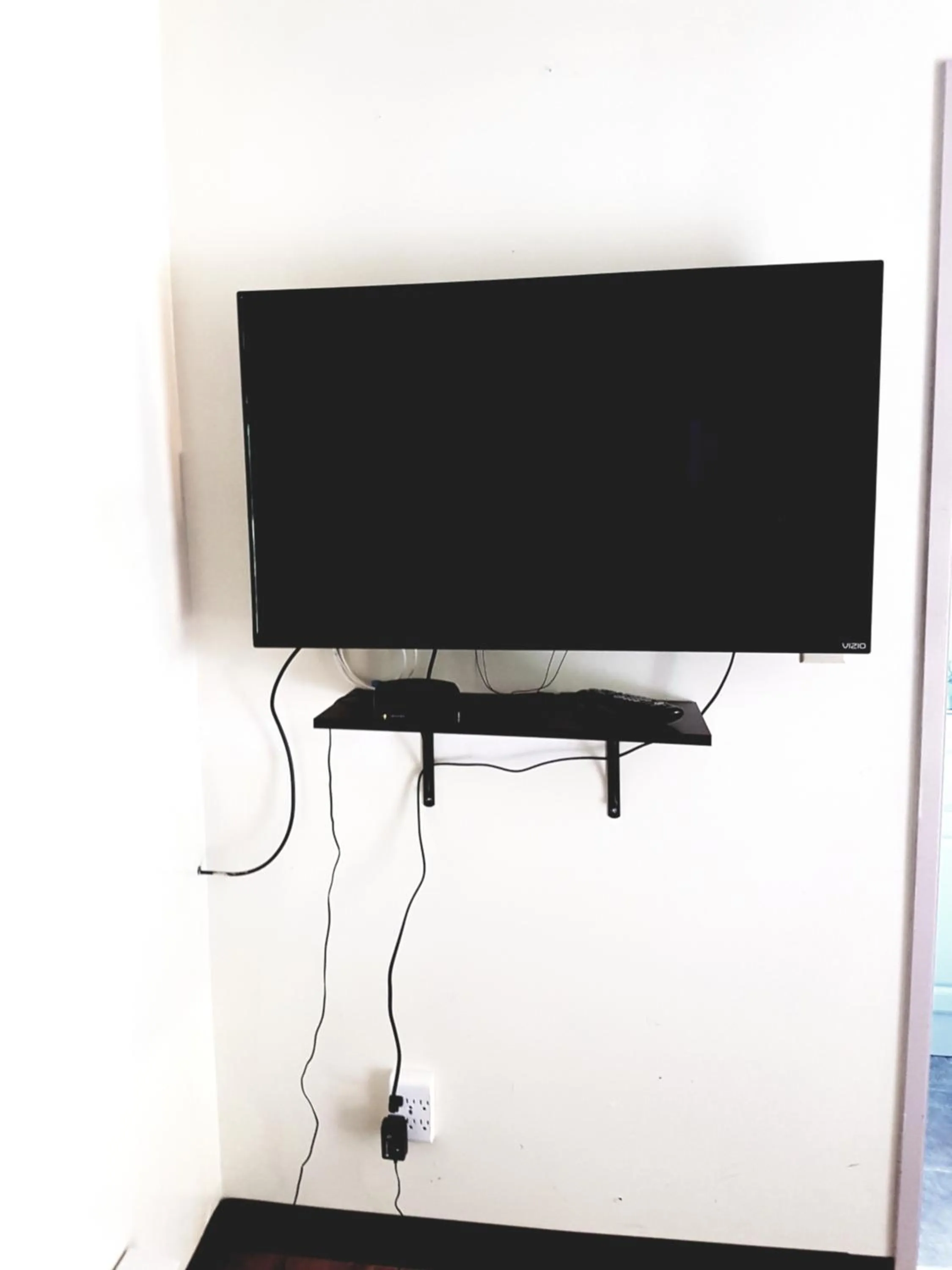 TV and multimedia in Holiday Motel & RV Resort