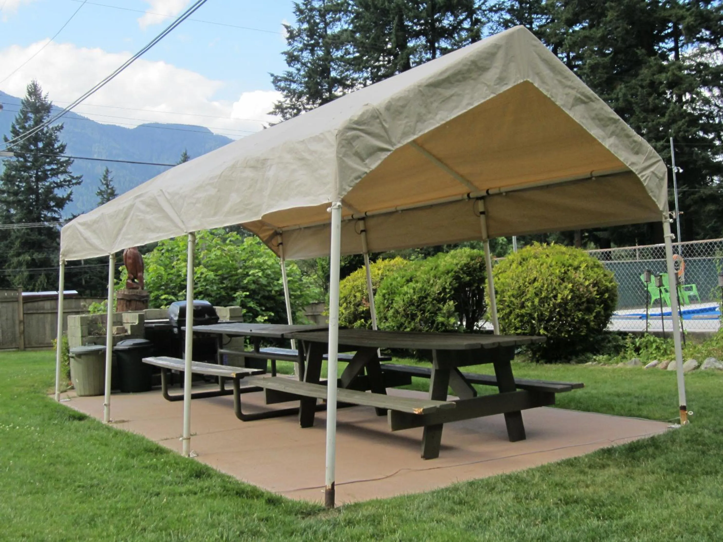 Garden in Holiday Motel & RV Resort