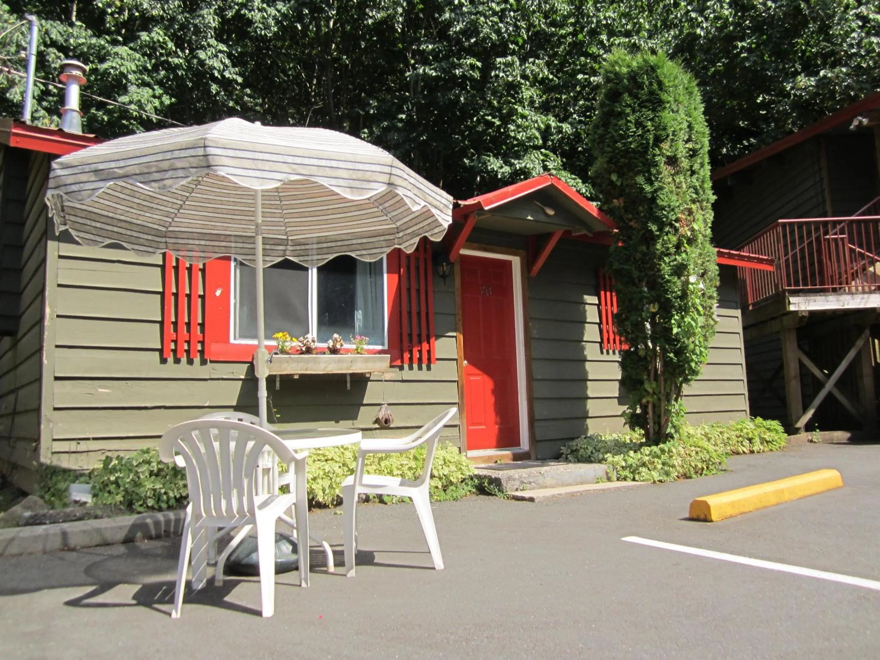 Facade/entrance in Holiday Motel & RV Resort