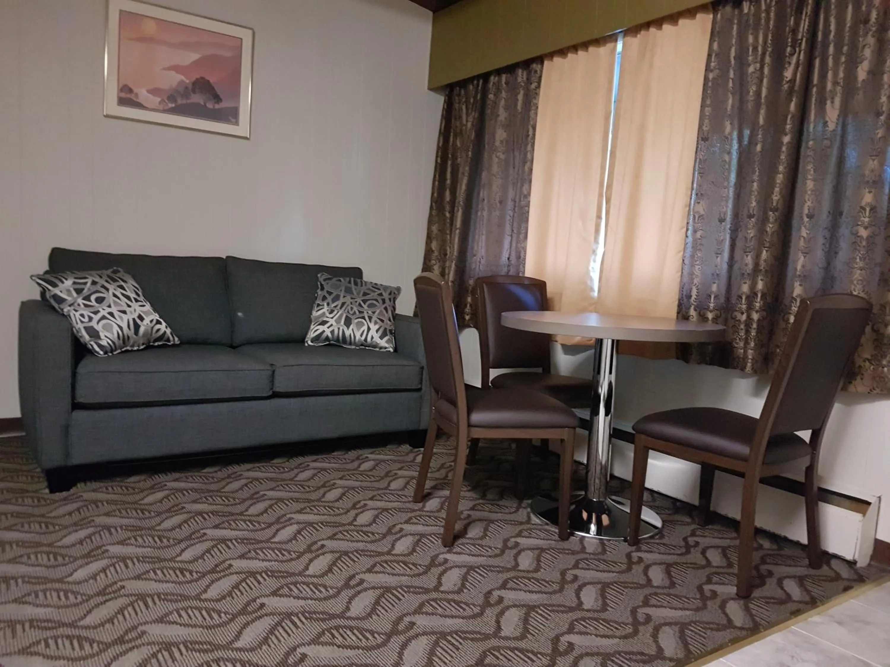Living room in Holiday Motel & RV Resort