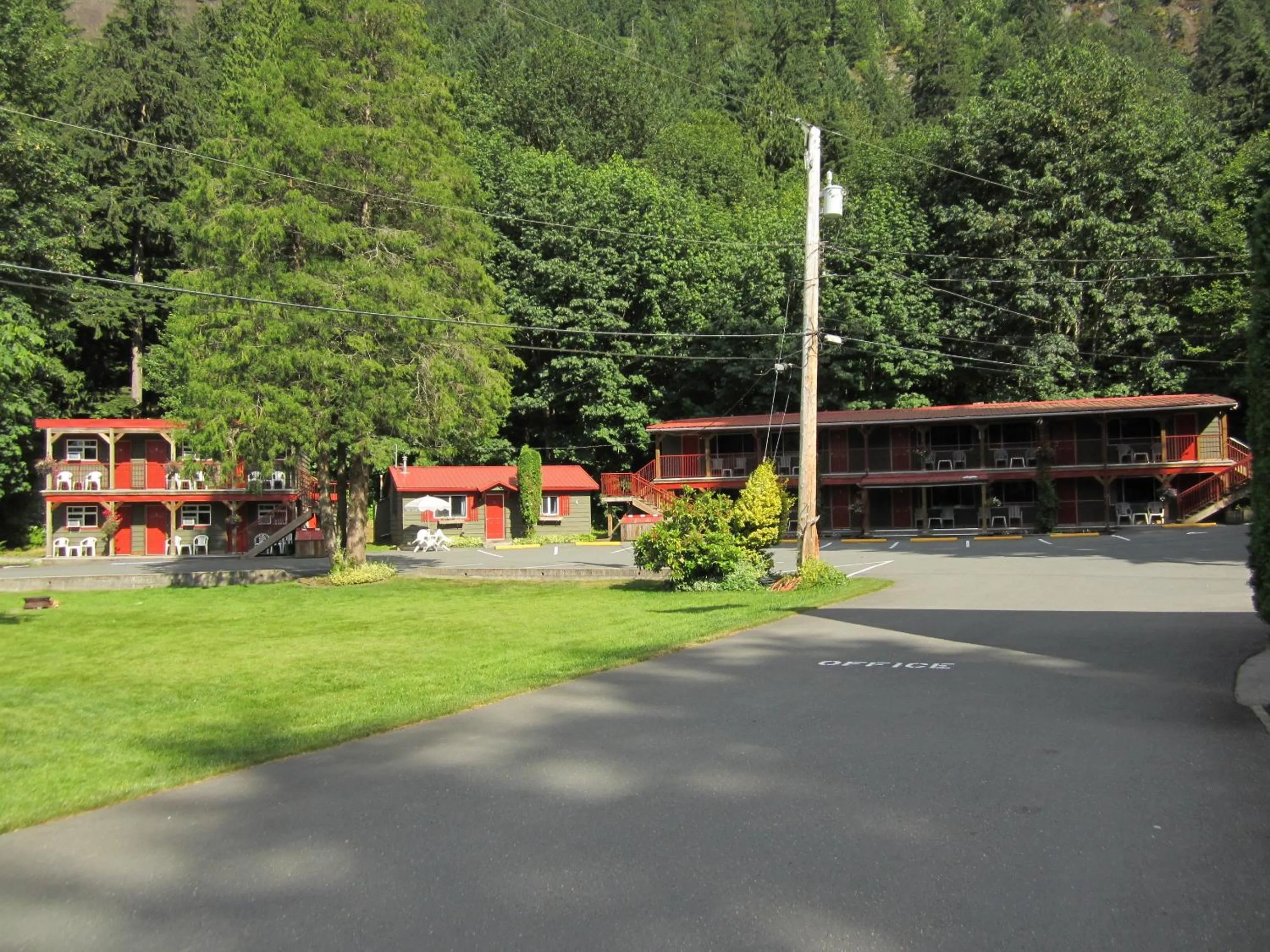 Property building in Holiday Motel & RV Resort