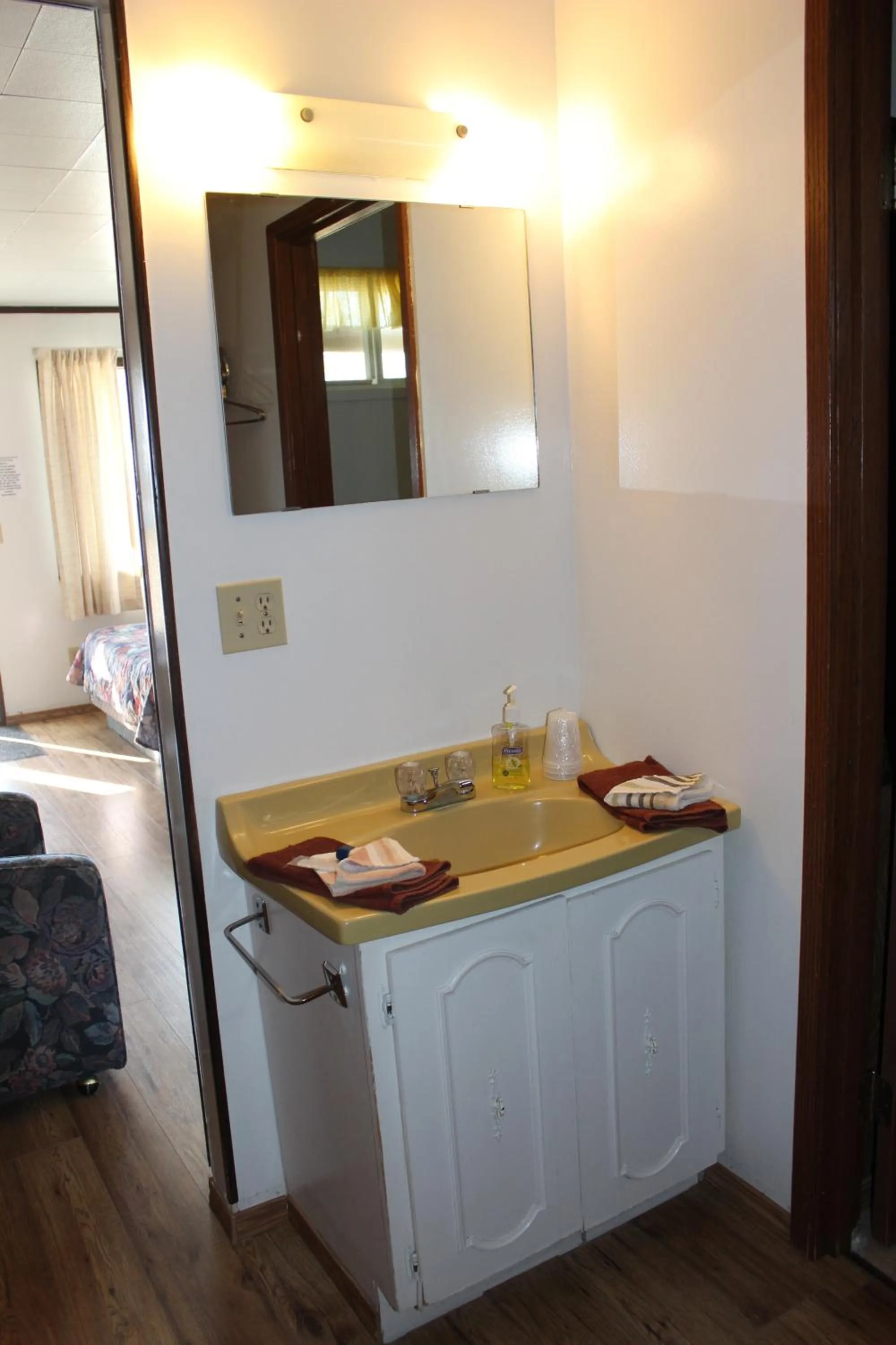 Bathroom in Raval Paradise Motel and RV Park