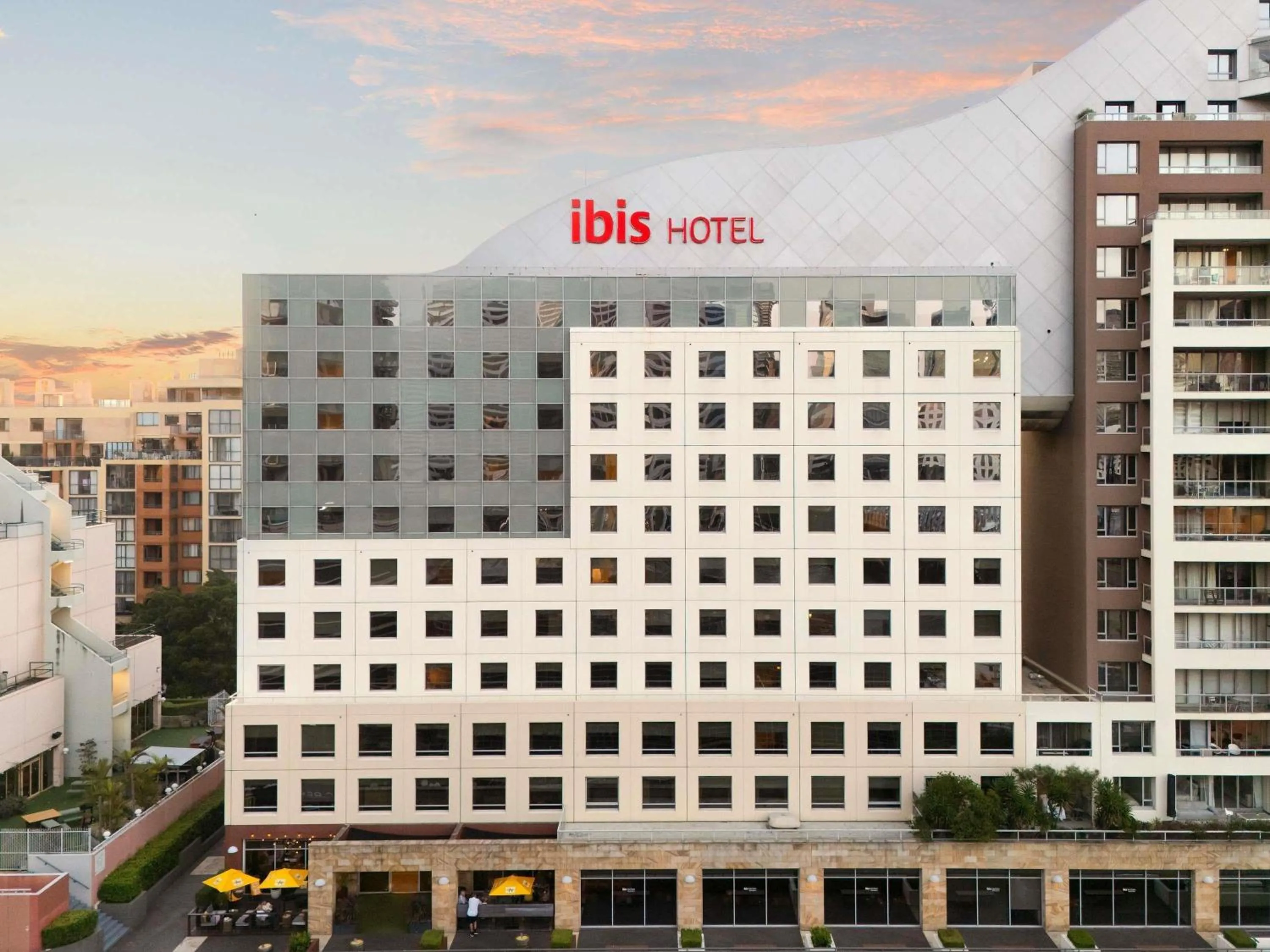 Property building in ibis Sydney Darling Harbour