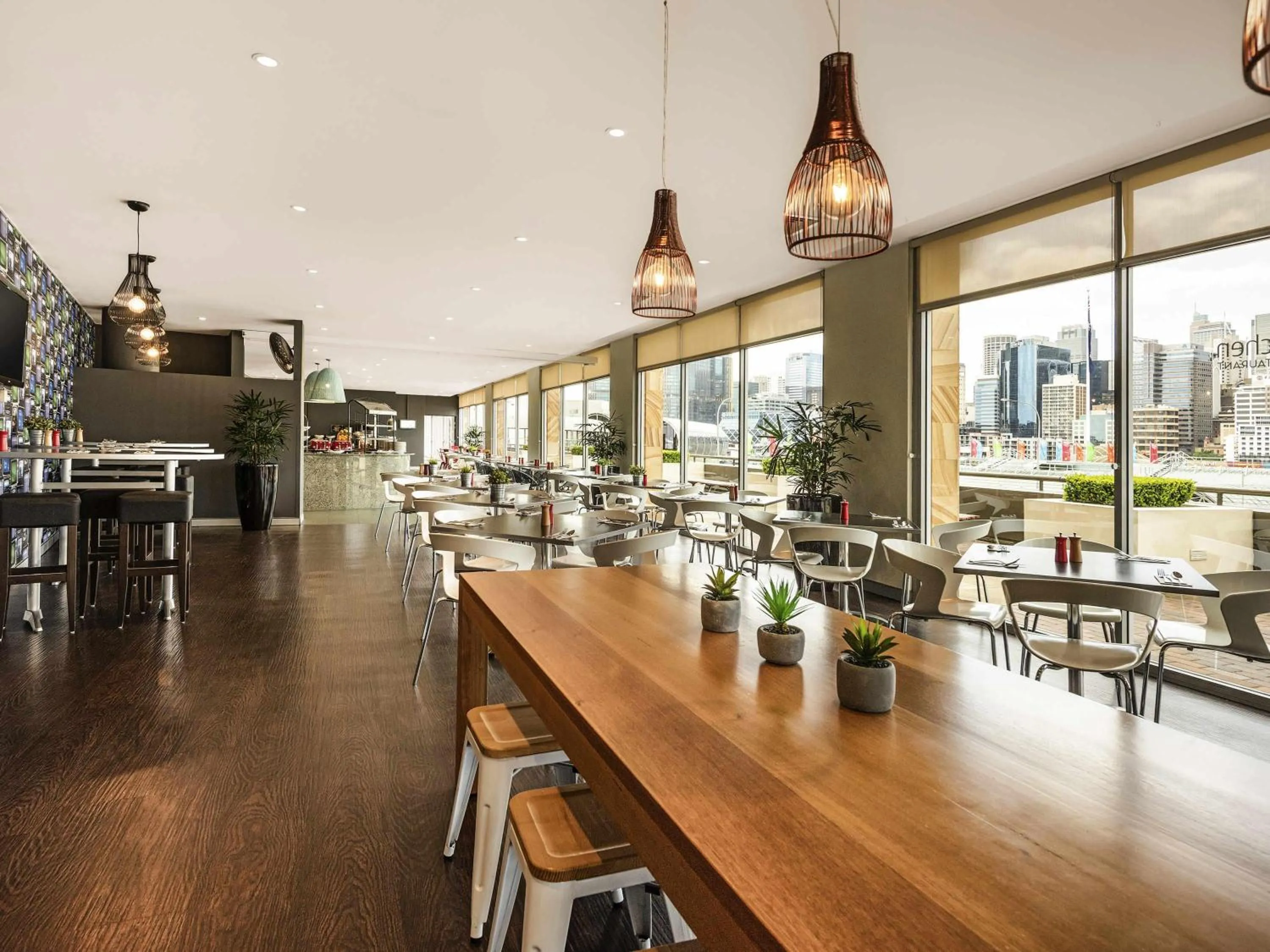 Restaurant/places to eat in ibis Sydney Darling Harbour