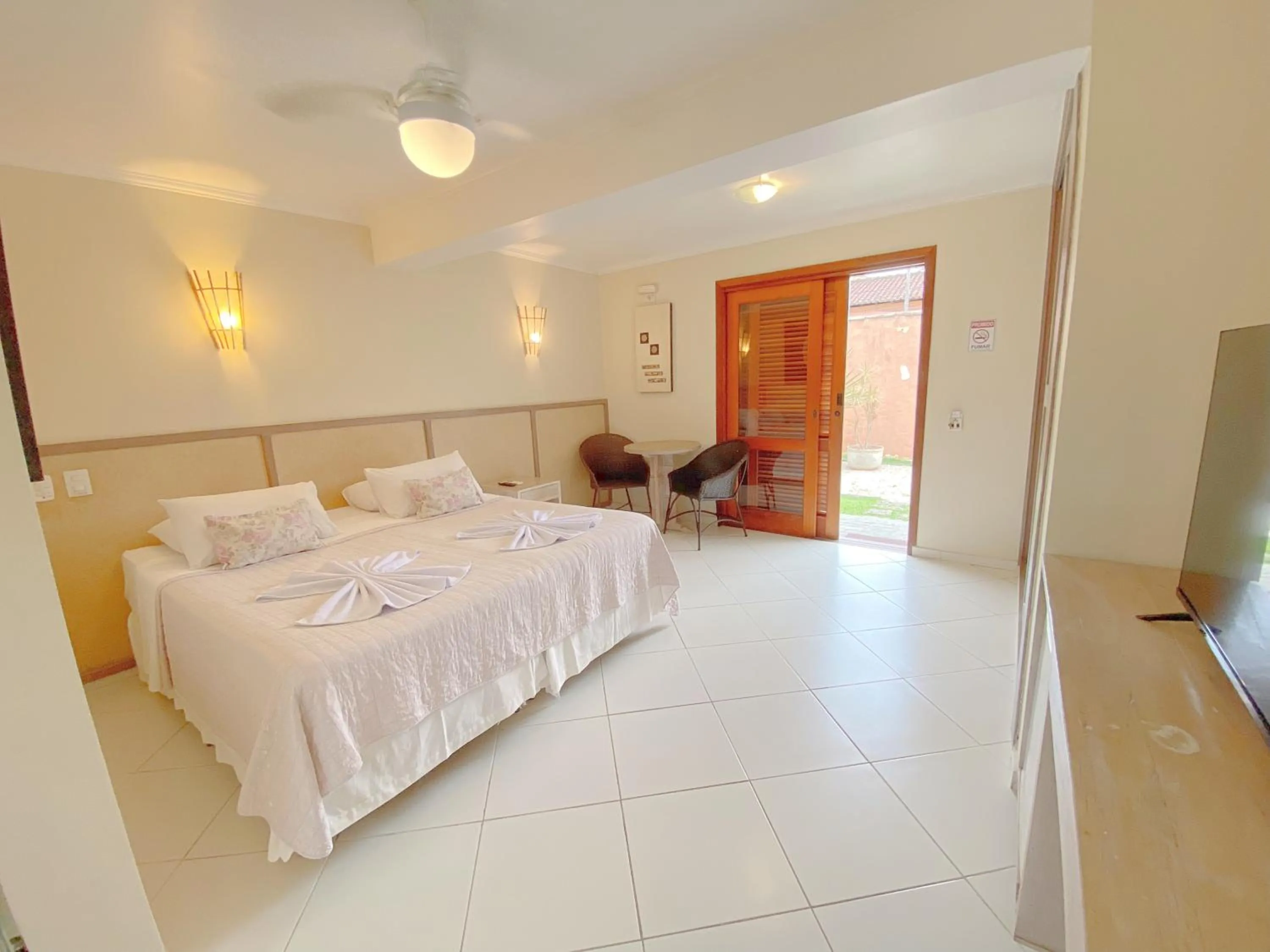 Property building, Bed in Pousada Montemar