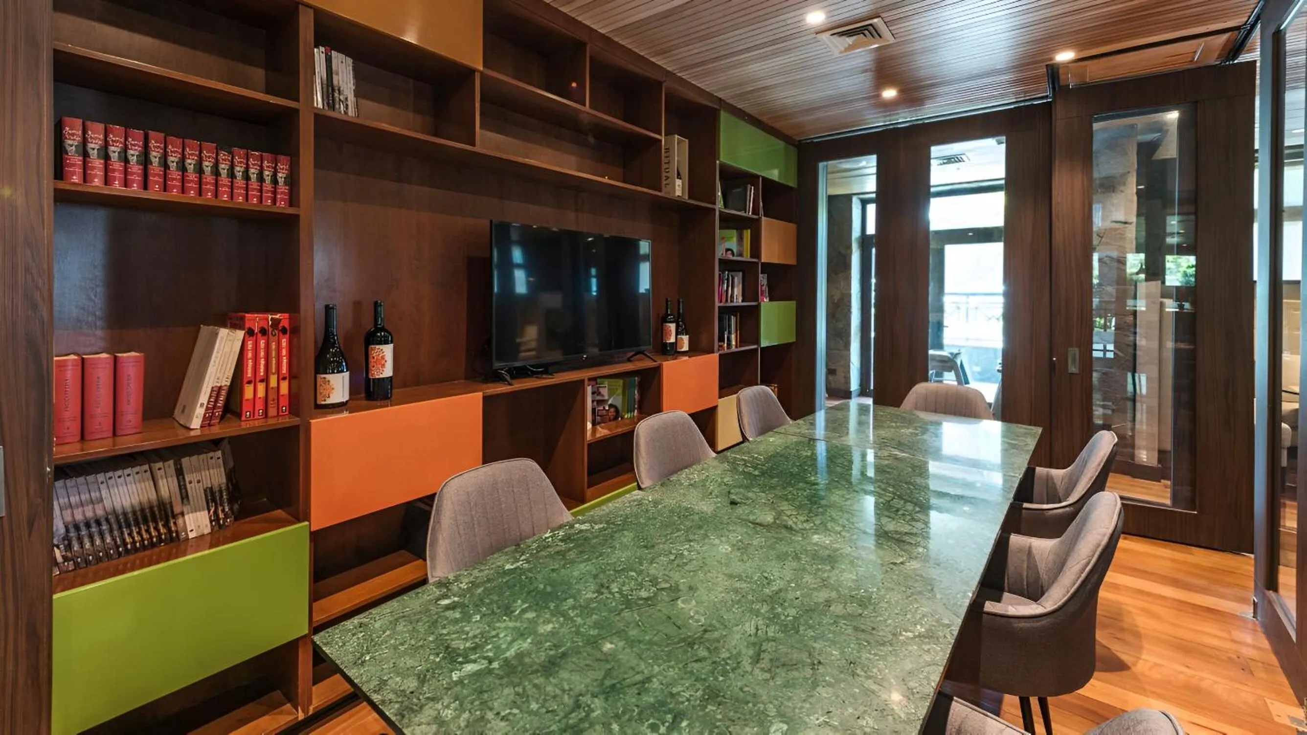 Restaurant/places to eat in Courtyard by Marriott Puerto Montt