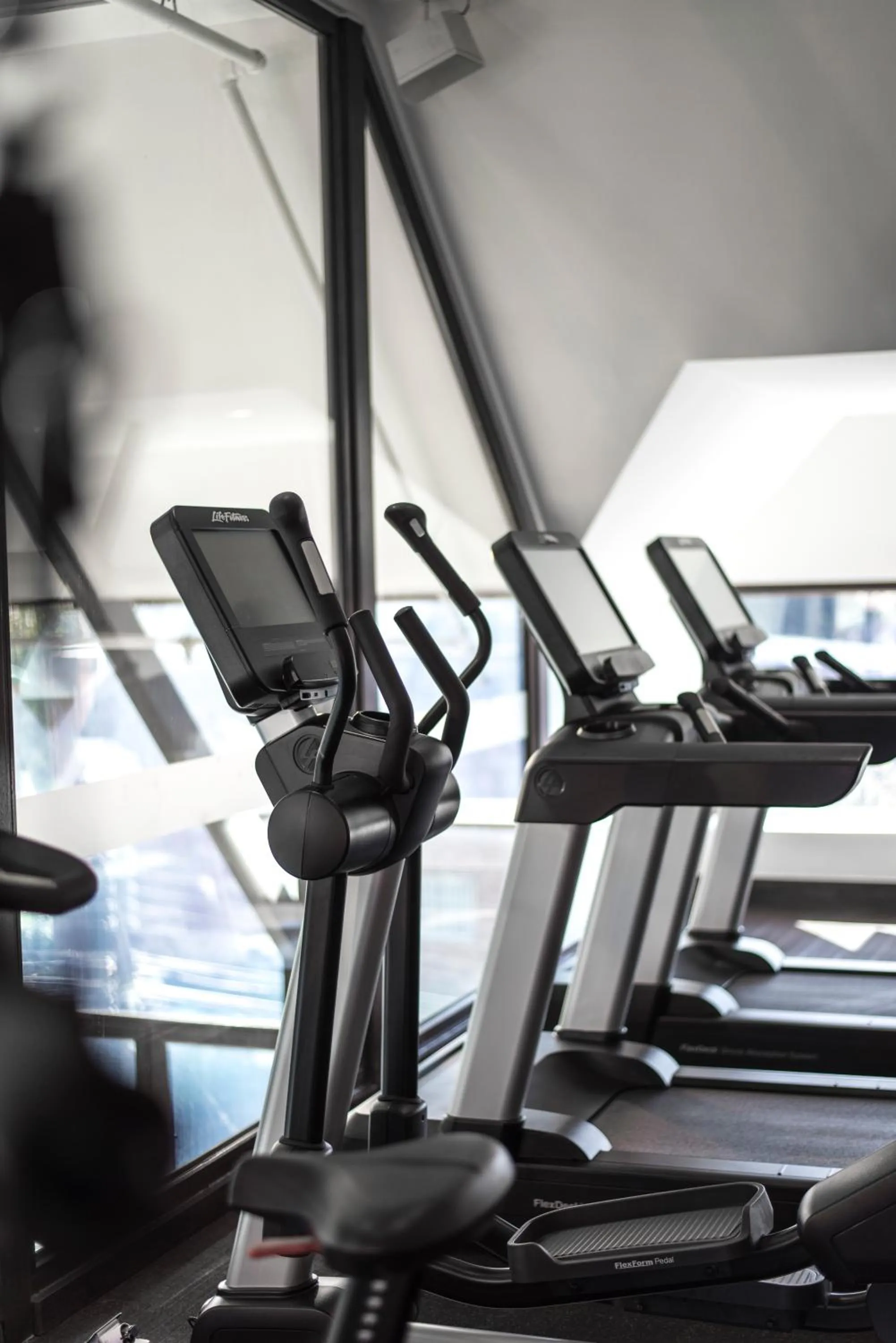 Fitness centre/facilities in Courtyard by Marriott Puerto Montt