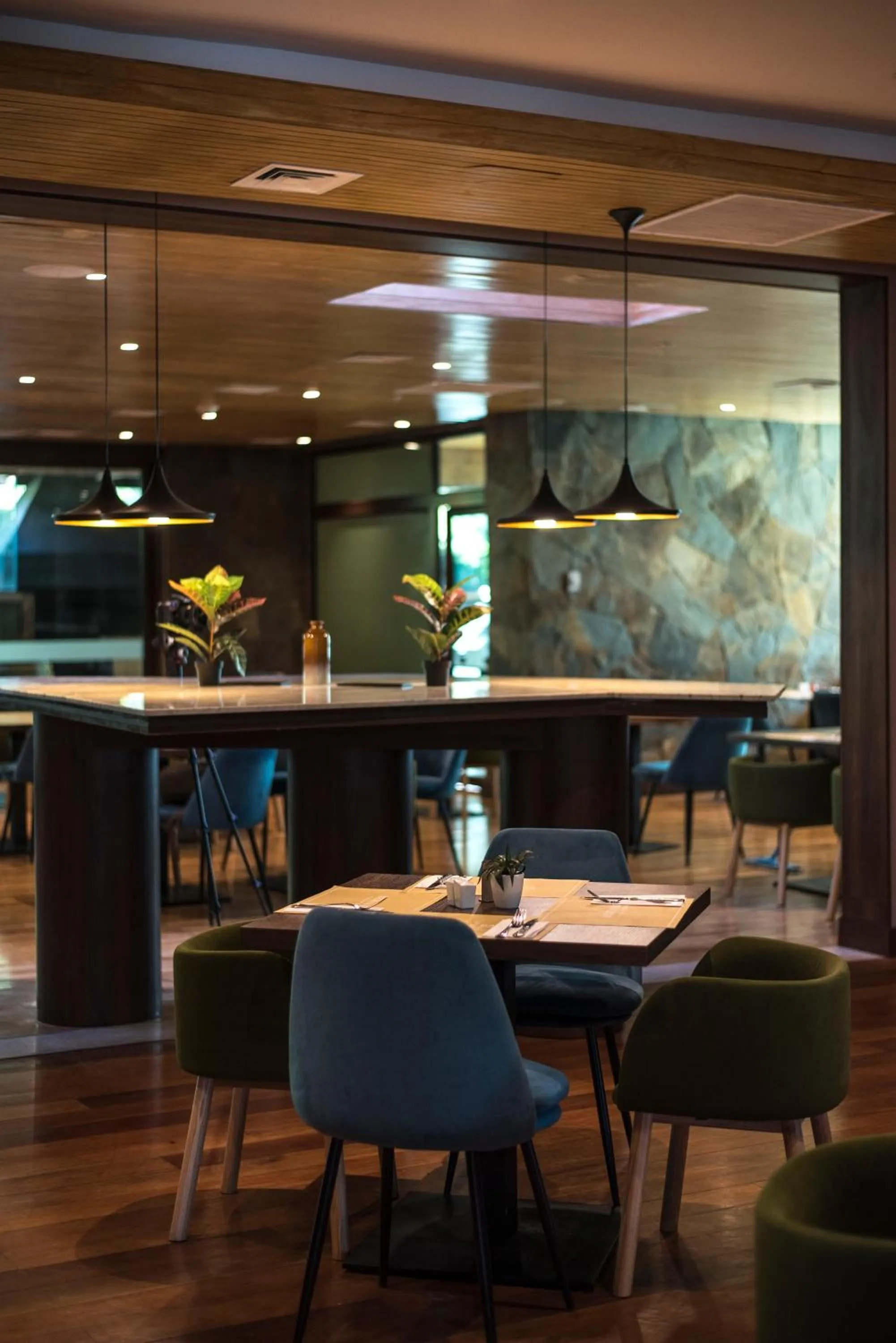 Restaurant/places to eat in Courtyard by Marriott Puerto Montt