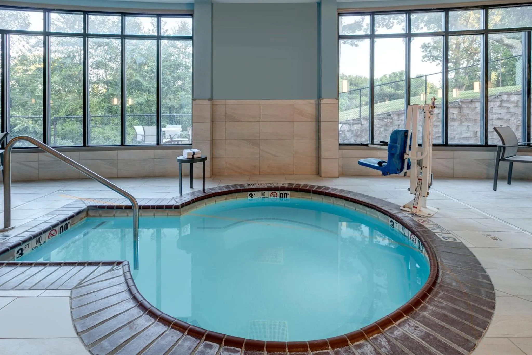 Swimming pool in Holiday Inn Express Hotel and Suites Valparaiso by IHG