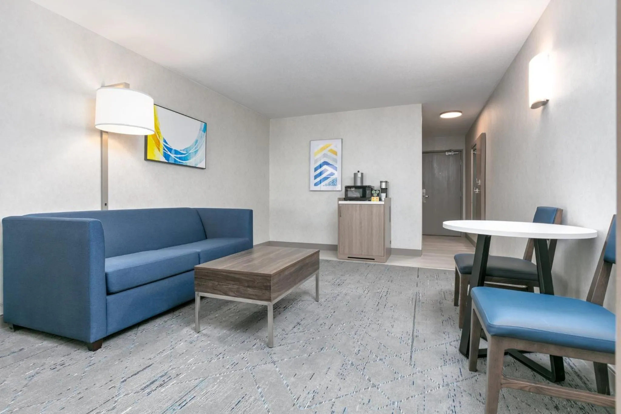 Photo of the whole room in Holiday Inn Express Hotel and Suites Valparaiso by IHG