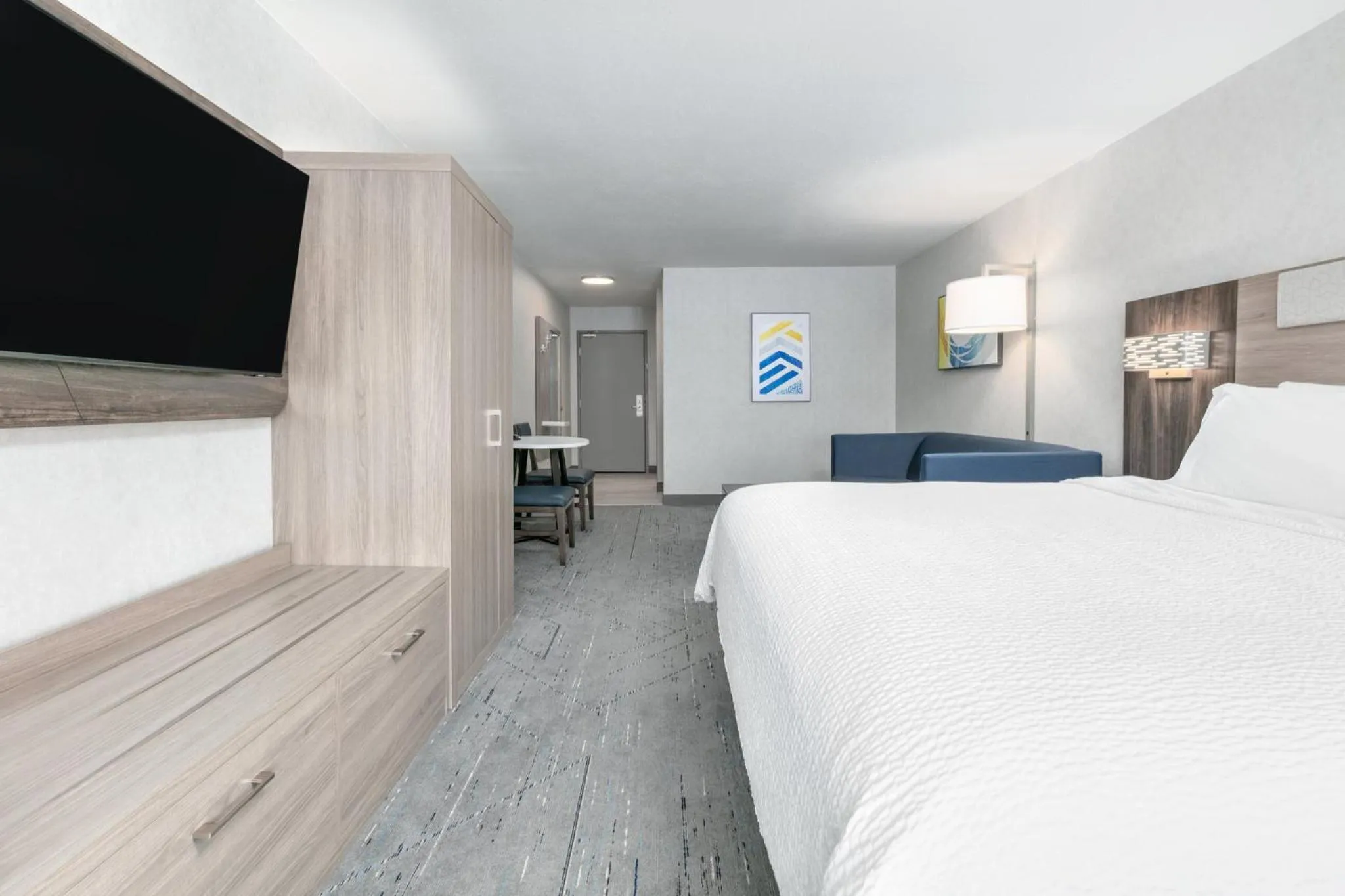 Photo of the whole room, Bed in Holiday Inn Express Hotel and Suites Valparaiso by IHG