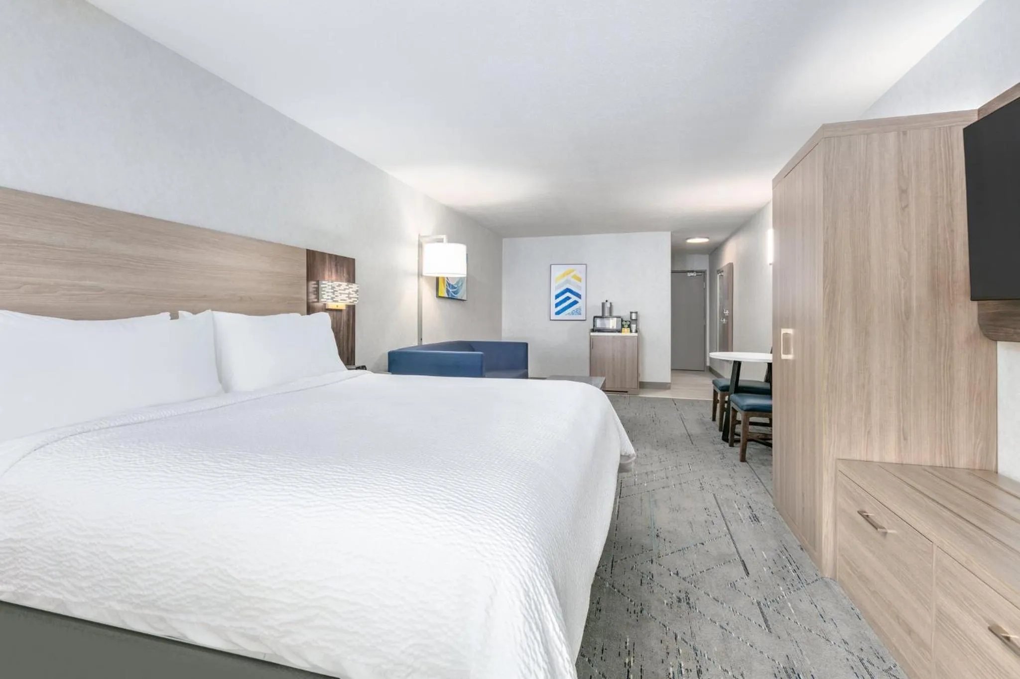 Photo of the whole room, Bed in Holiday Inn Express Hotel and Suites Valparaiso by IHG