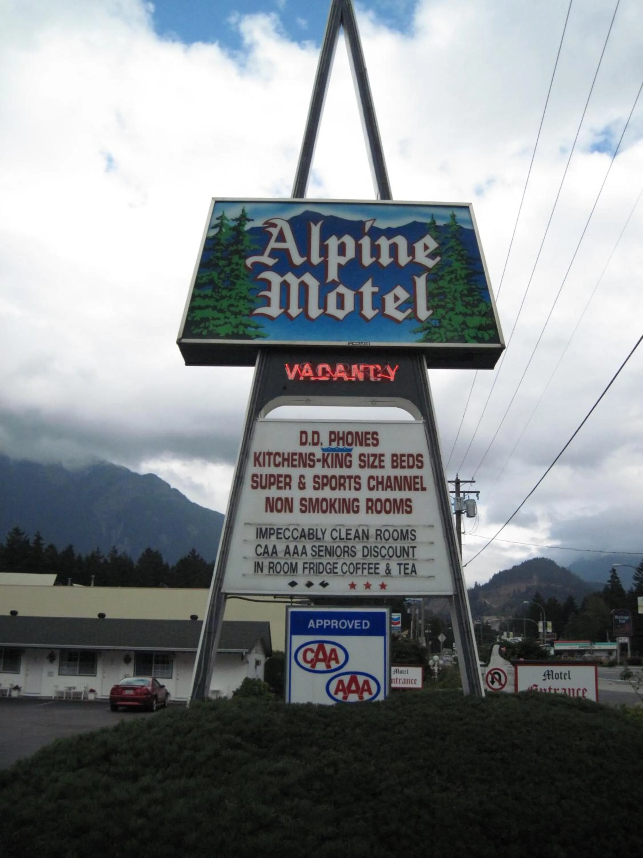 Facade/entrance in Alpine Motel