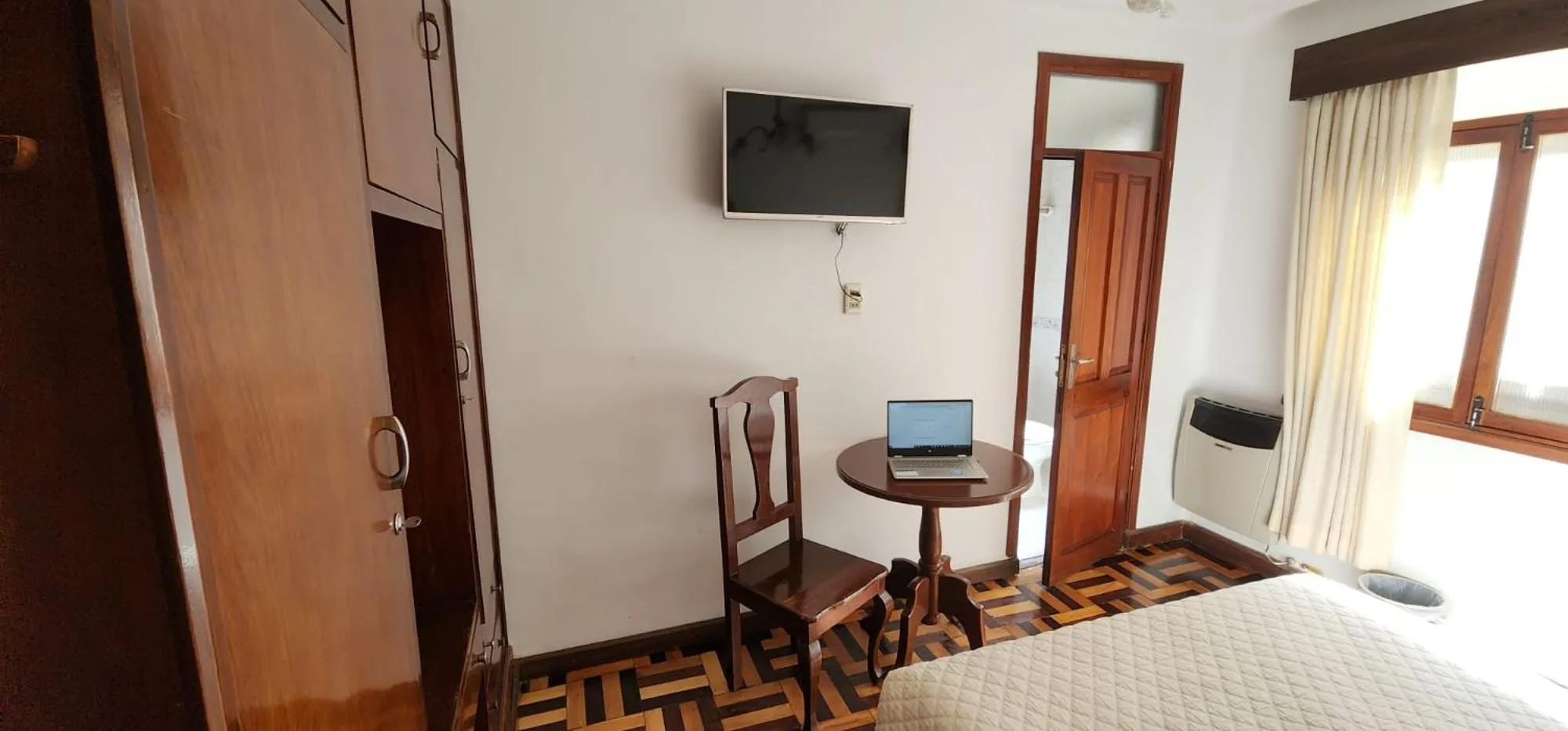 TV and multimedia, Bed in Hotel Carmen