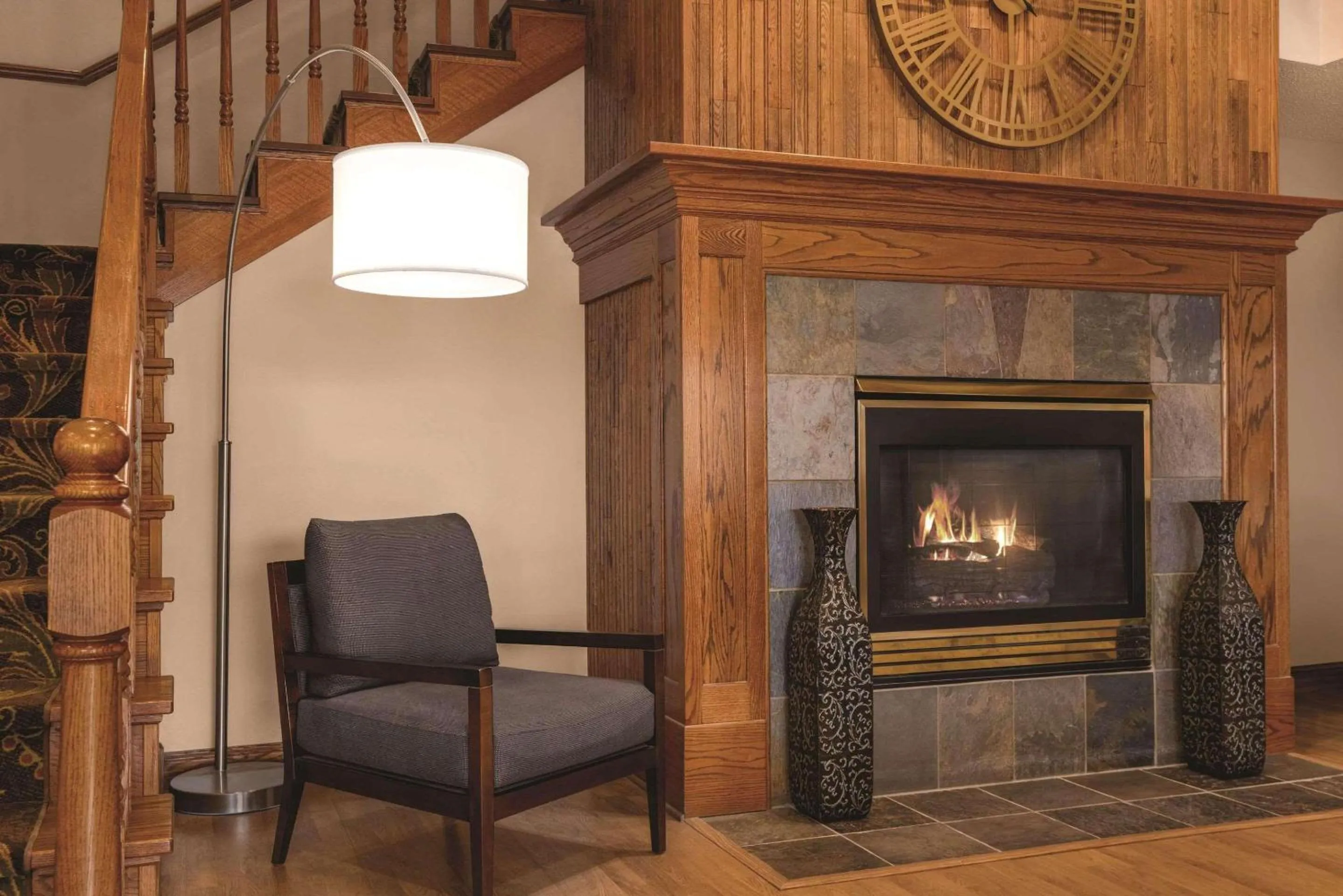 Lobby or reception in Country Inn & Suites by Radisson, Forest Lake, MN