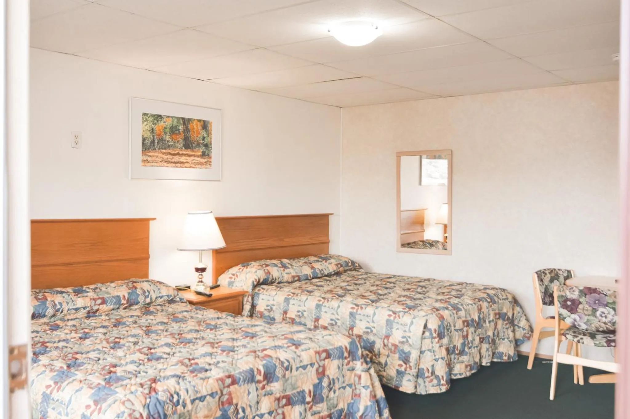 Bedroom, Bed in Shoreline Resort Condominiums