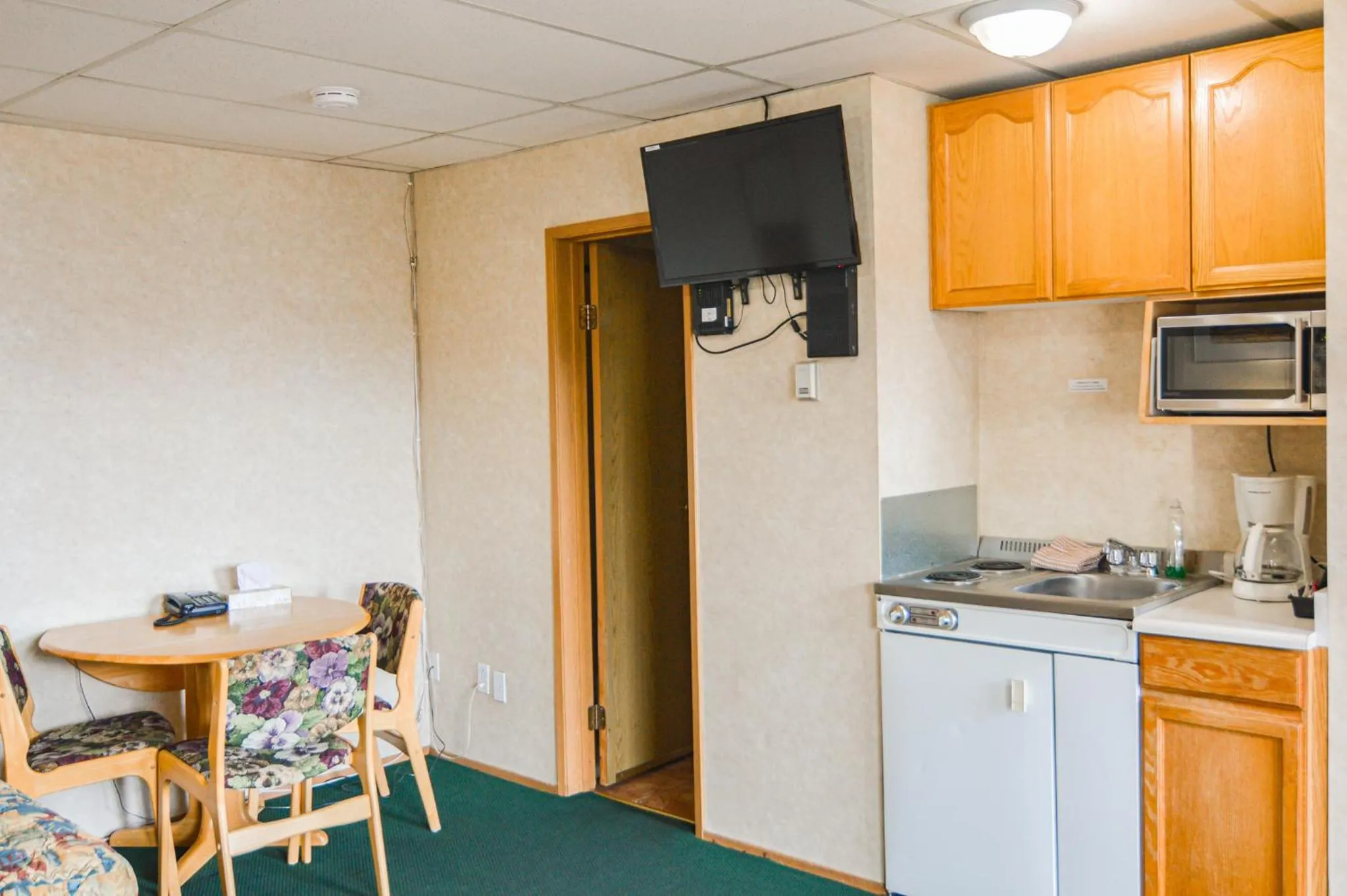 TV and multimedia in Shoreline Resort Condominiums