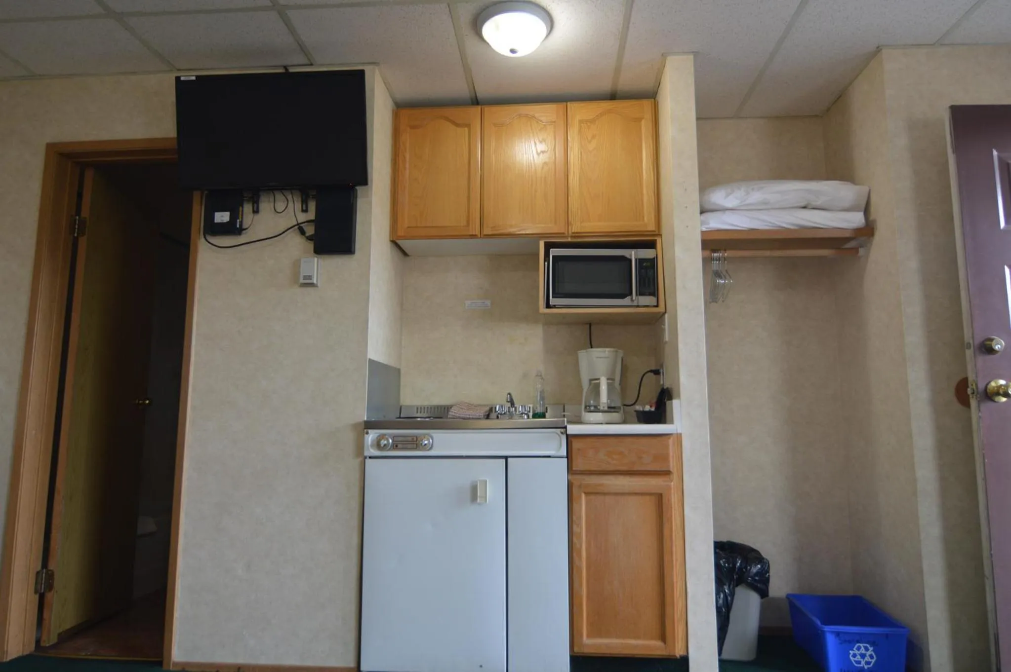 kitchen in Shoreline Resort Condominiums