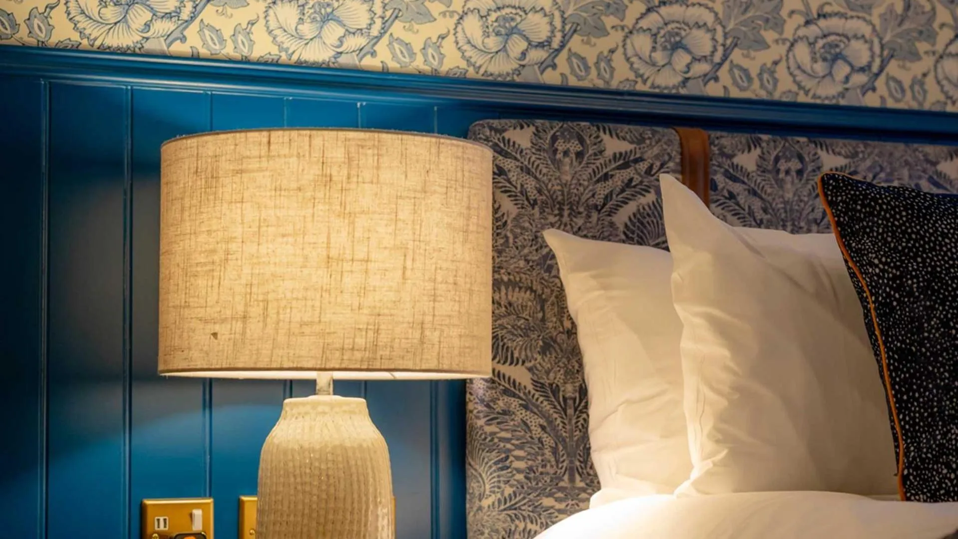 Bedroom, Bed in Brisbane House Hotel