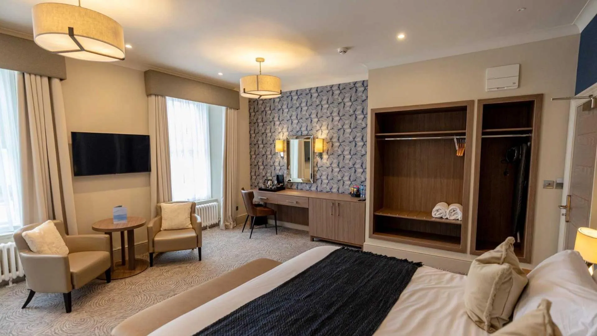 Bedroom, Bed in Brisbane House Hotel