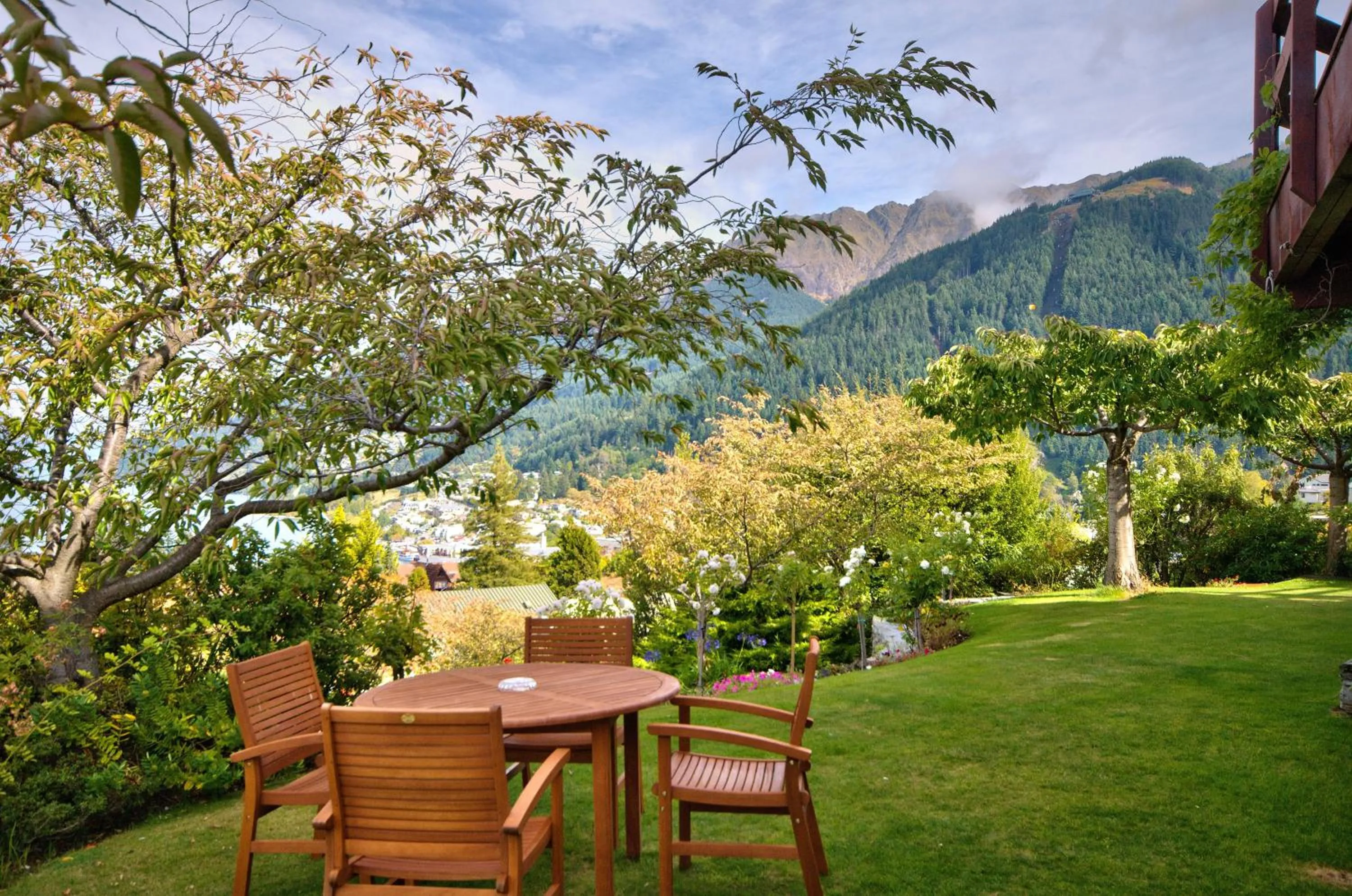 Garden in Balmoral Lodge