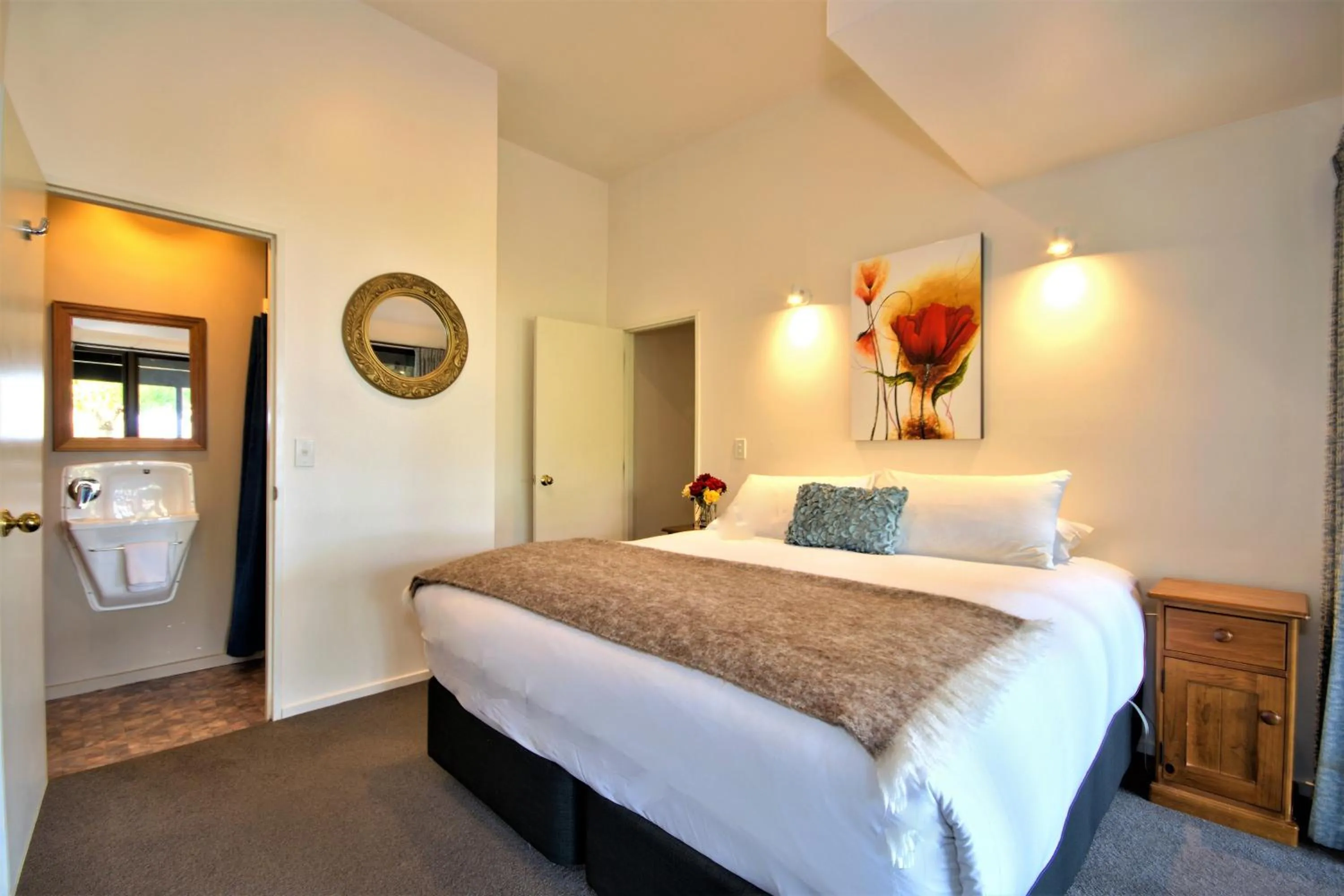 Bedroom, Bed in Balmoral Lodge