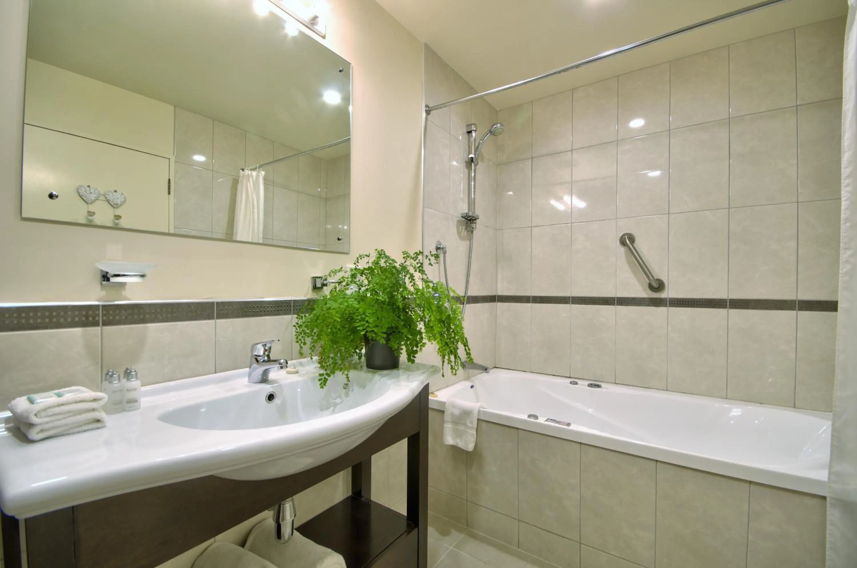 Shower in Balmoral Lodge