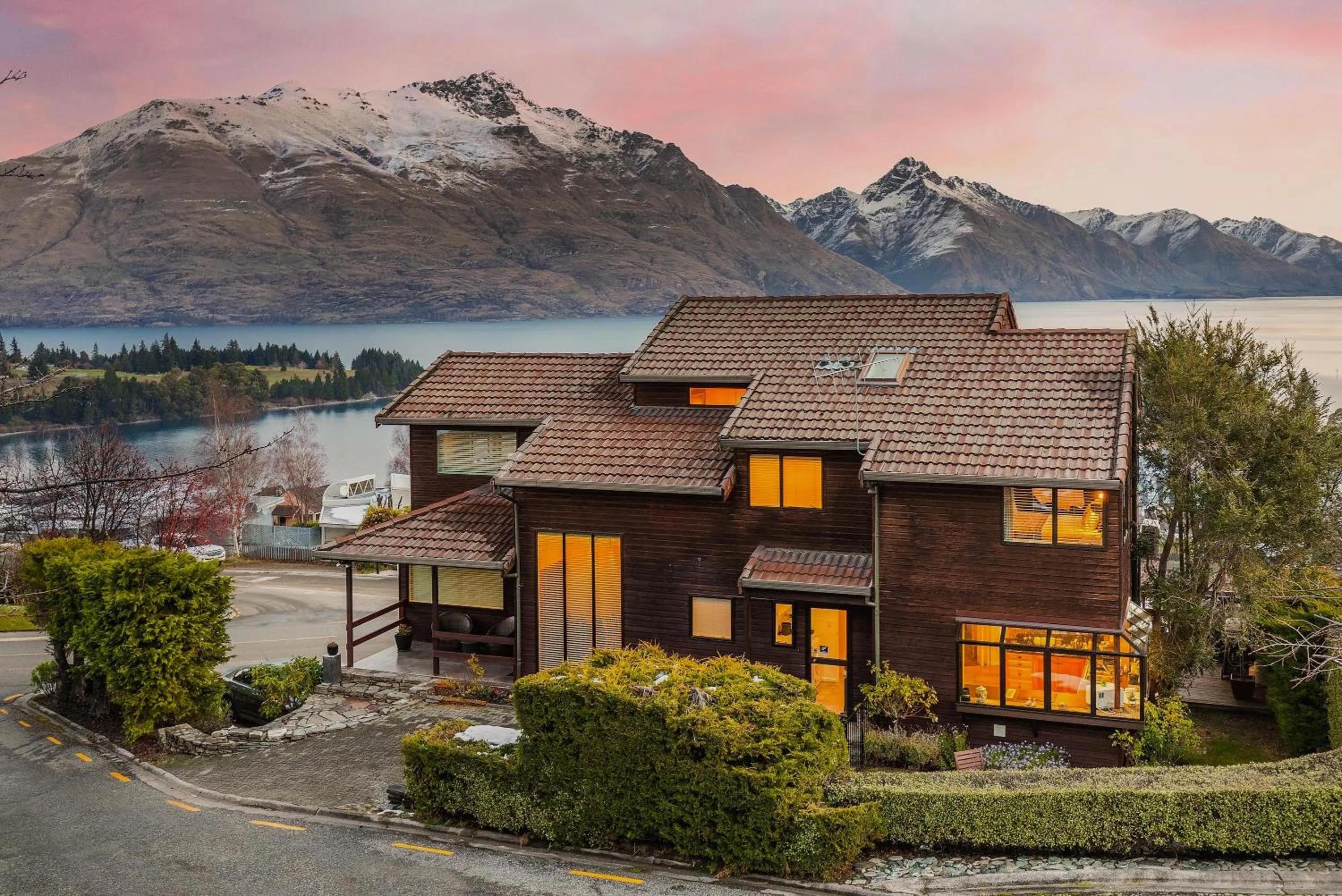 Property building in Balmoral Lodge