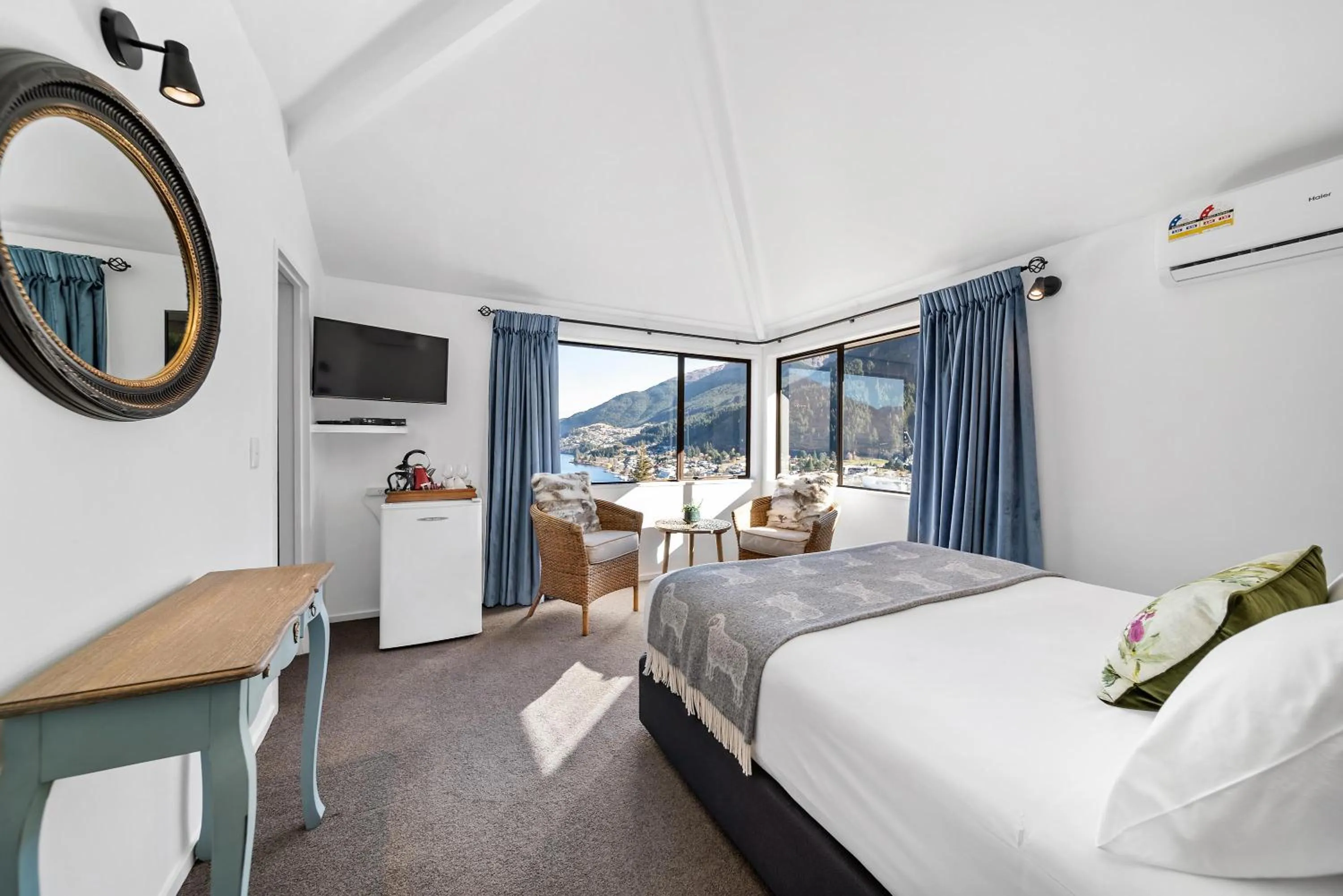 Bed in Balmoral Lodge