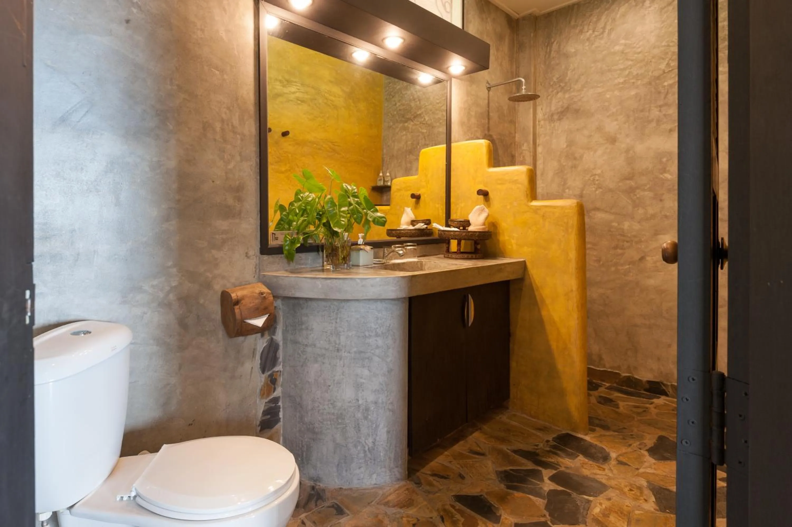 Bathroom in Koh Tao Heights Exclusive Apartments