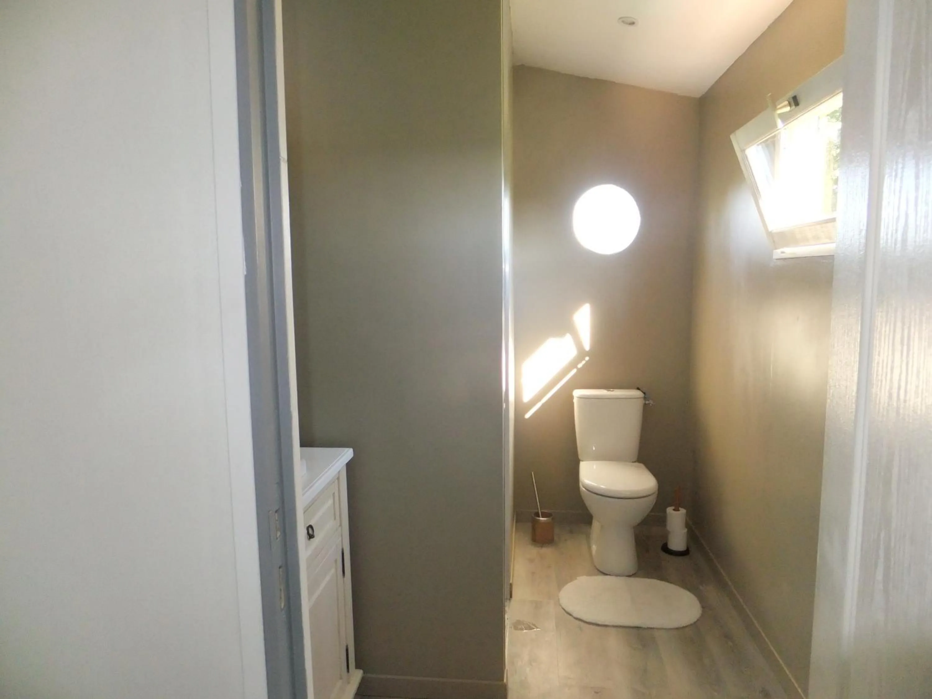 Toilet in La THIBAUDIERE Tilleul