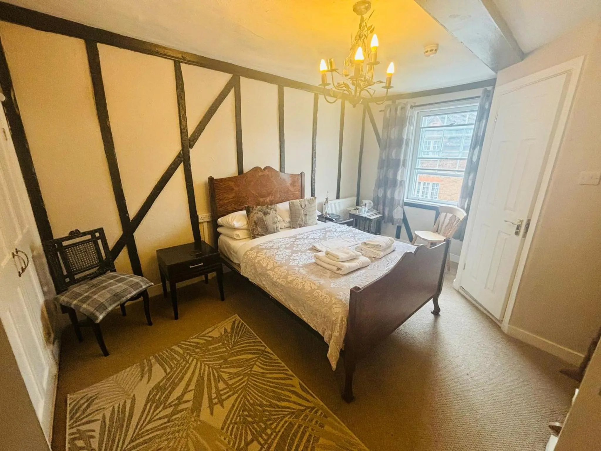 Bed in Longs Hotel & Inn