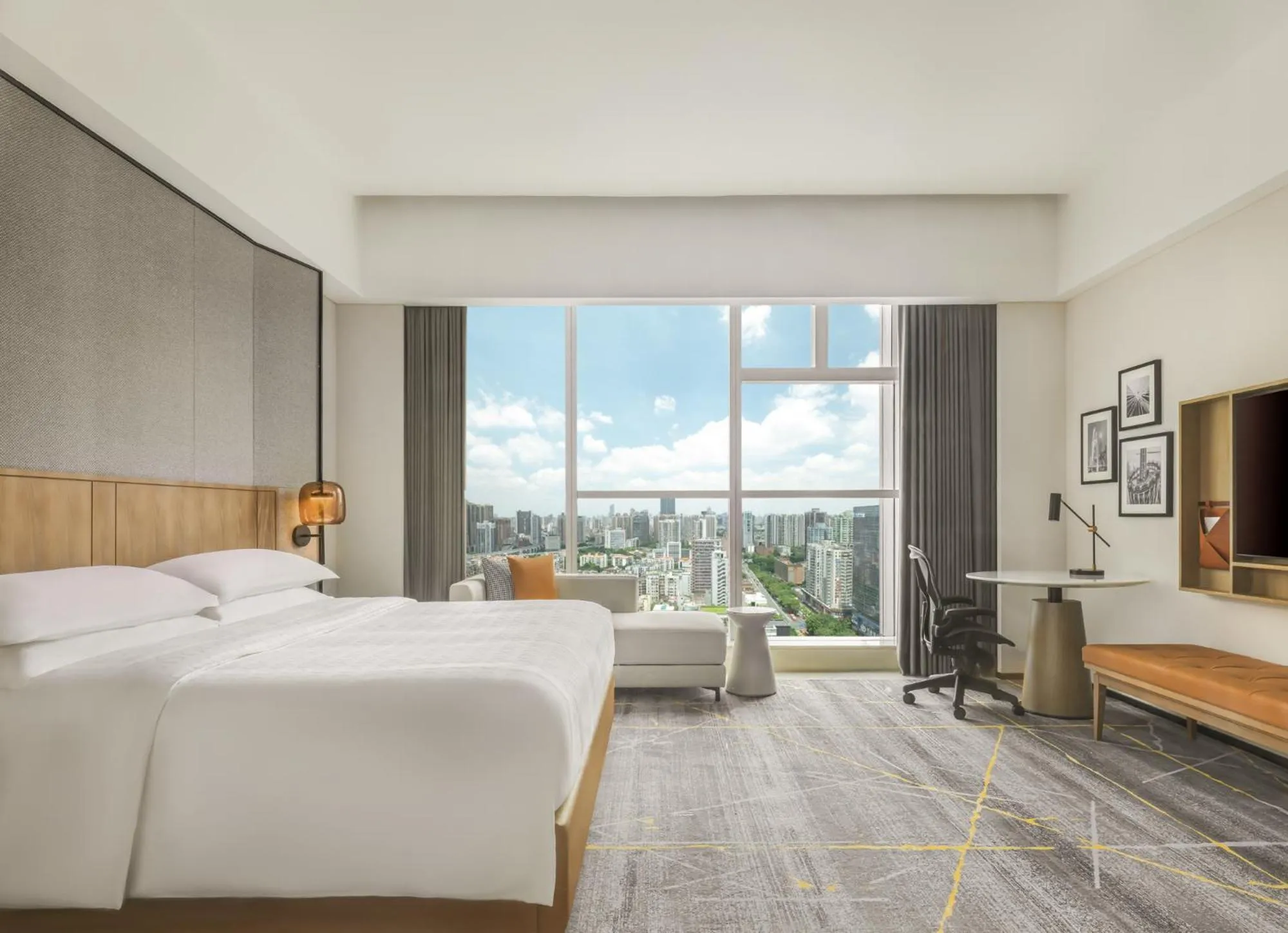 Bed in Sheraton Guangzhou Hotel