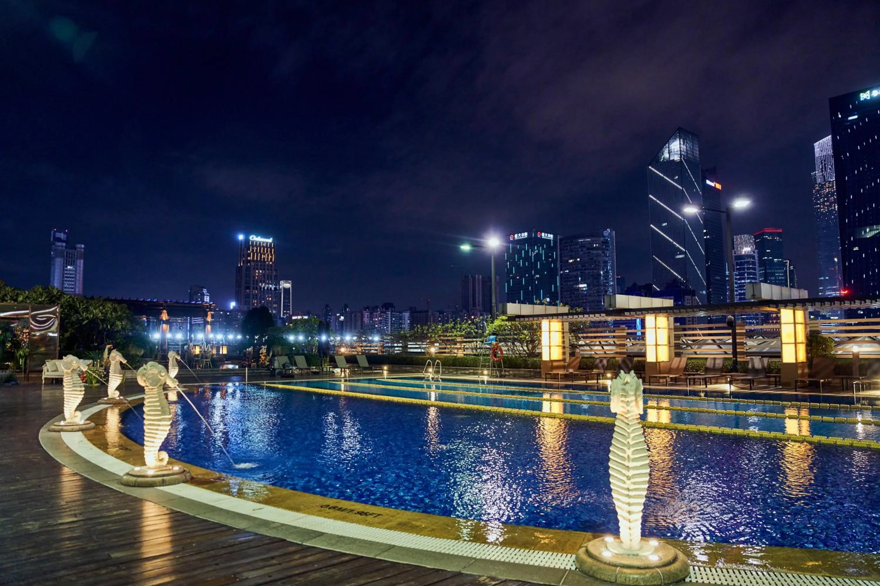Swimming pool in Sheraton Guangzhou Hotel