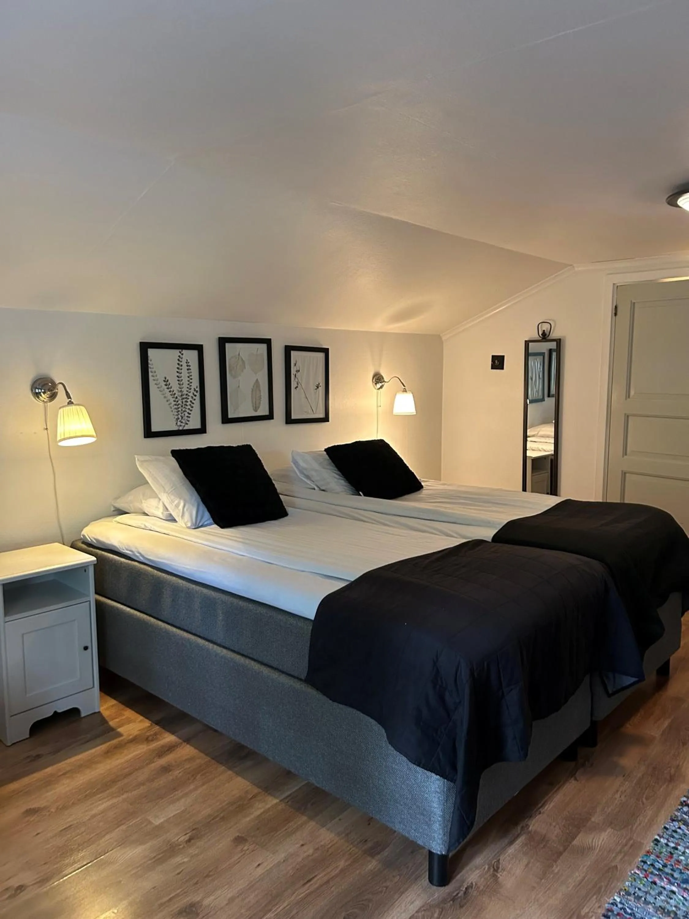 Bed in STF Korrö Gårdshotell